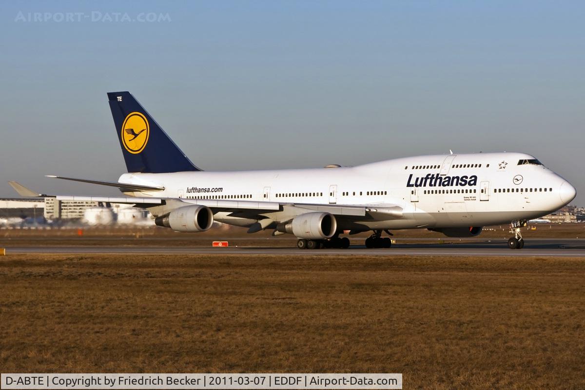 D-ABTE, 1991 Boeing 747-430M C/N 24966, departing via RW18W