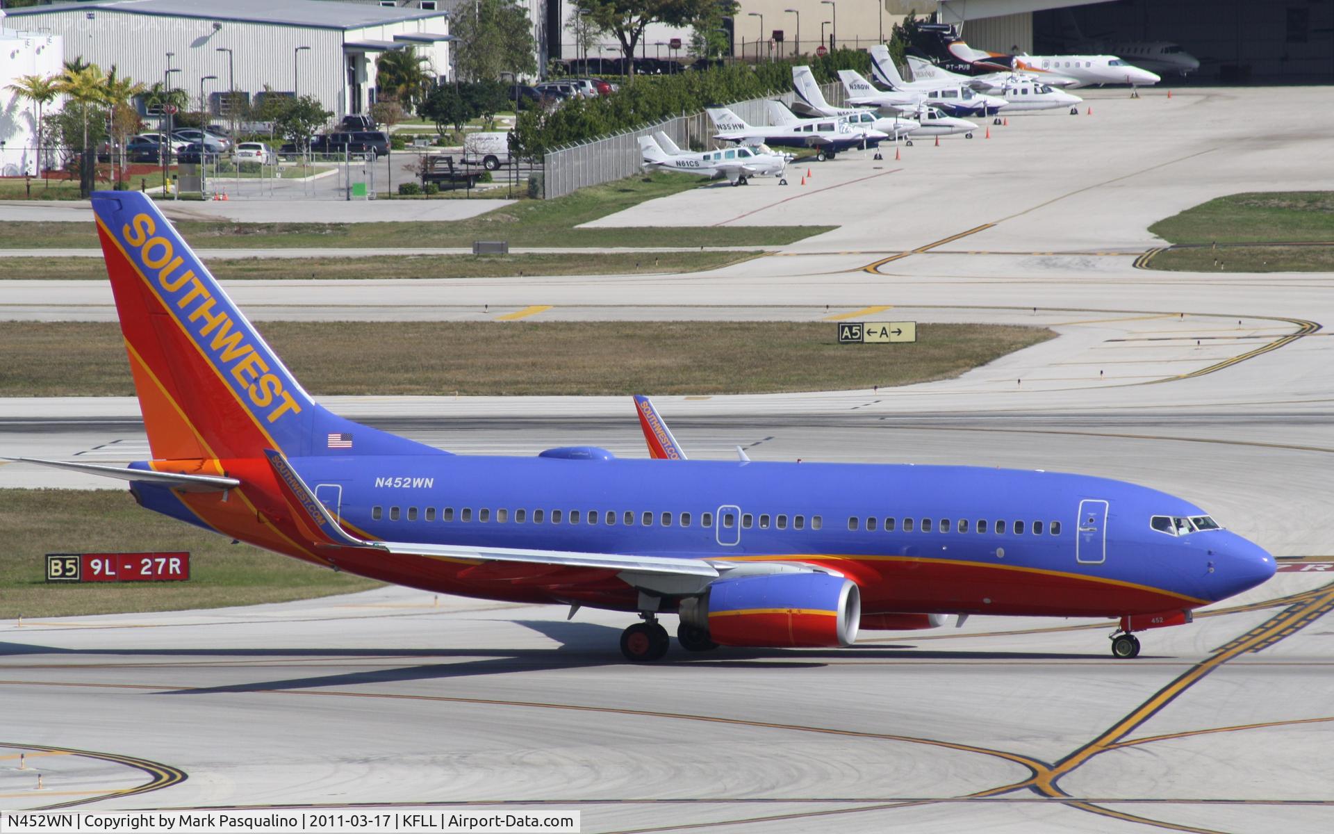 N452WN, 2004 Boeing 737-7H4 C/N 29846, Boeing 737-700