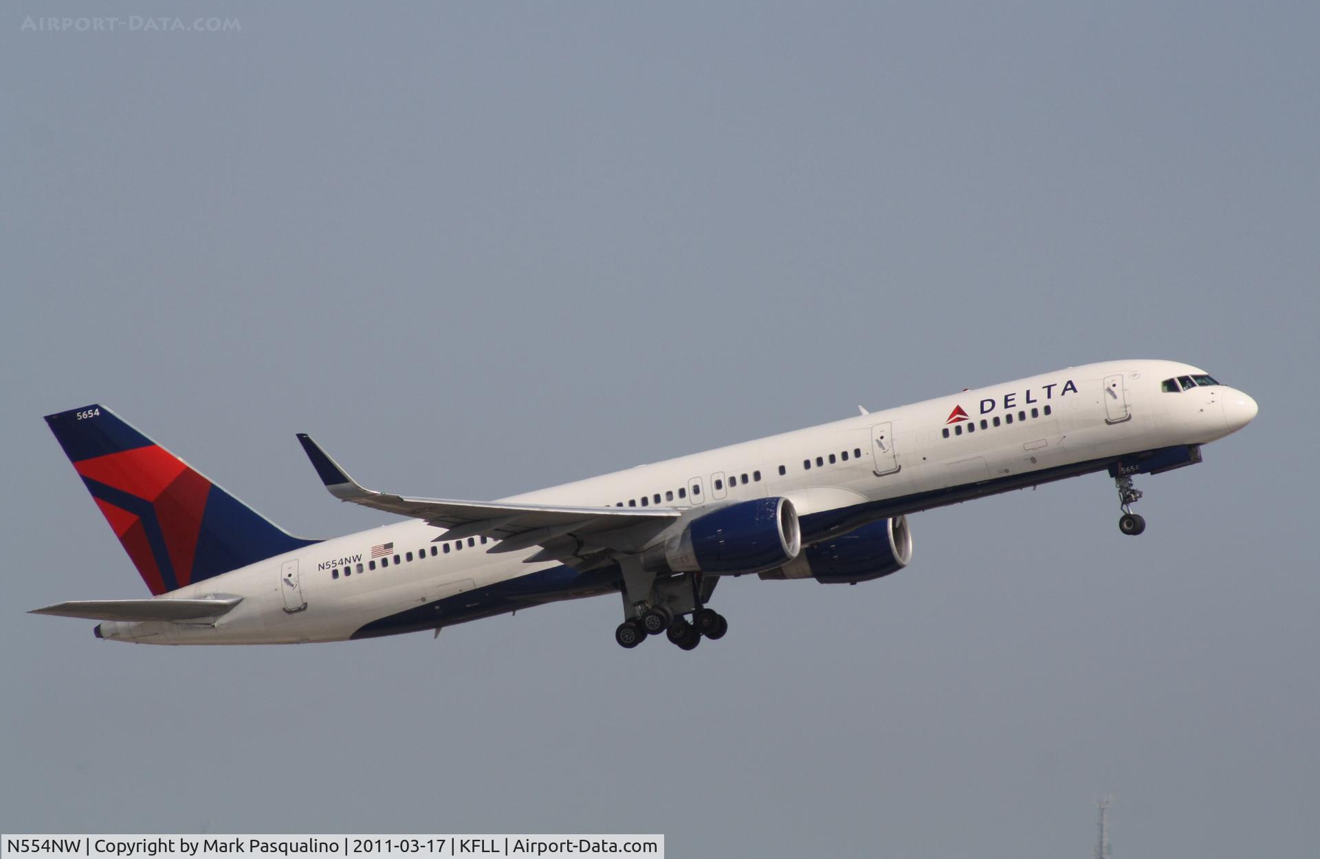 N554NW, 2001 Boeing 757-251 C/N 26501, Boeing 757-200