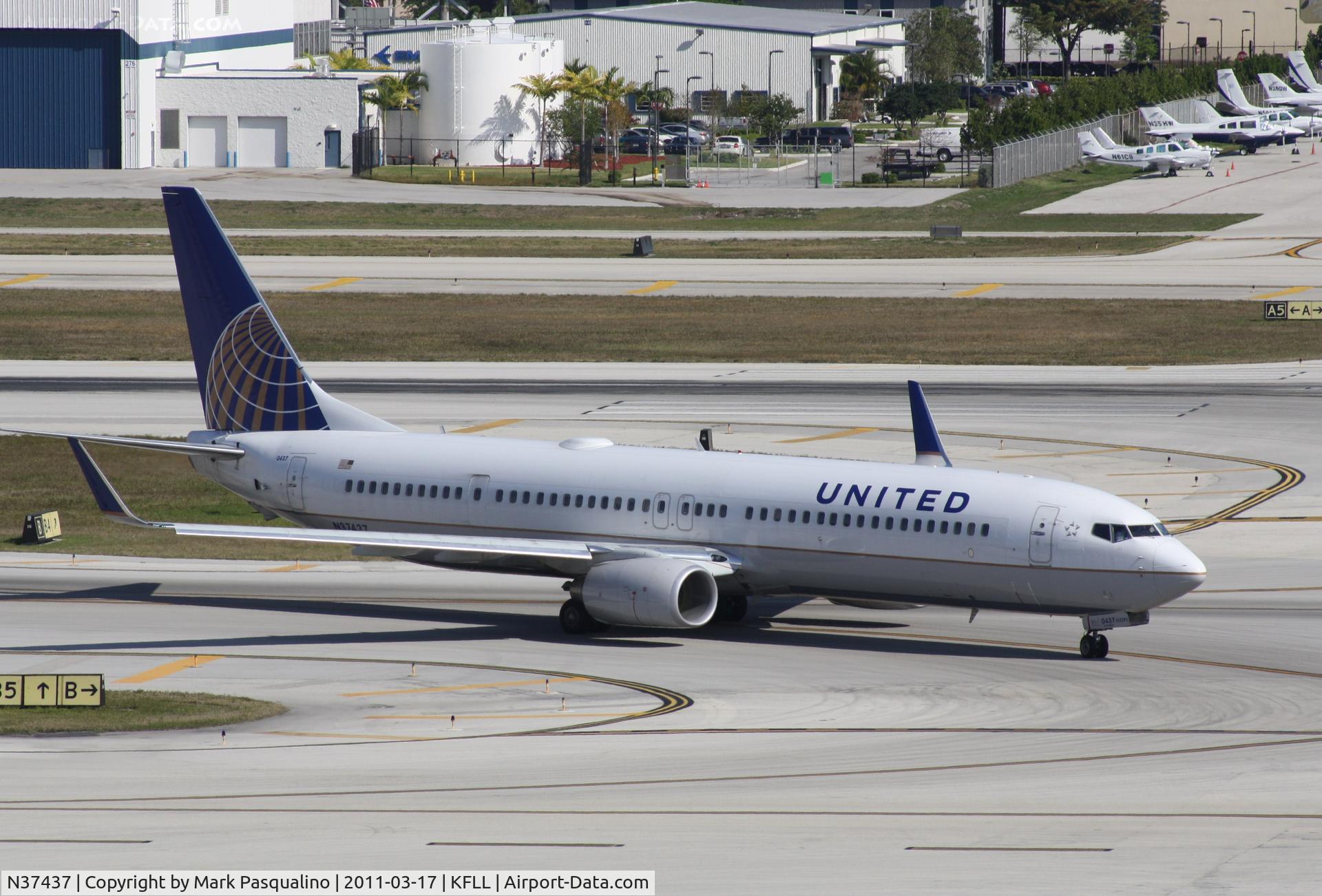 N37437, 2009 Boeing 737-924/ER C/N 33532, Boeing 737-900ER