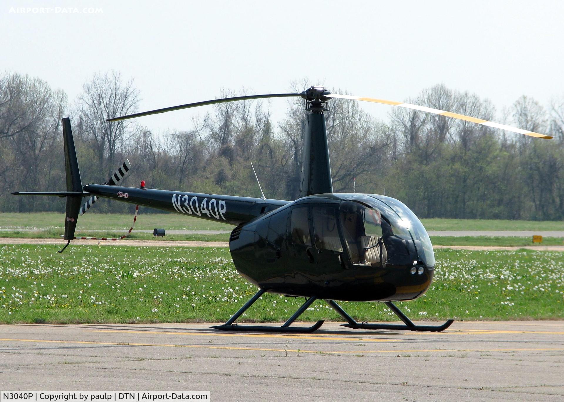 N3040P, 2007 Robinson R44 C/N 1802, At Downtown Shreveport.