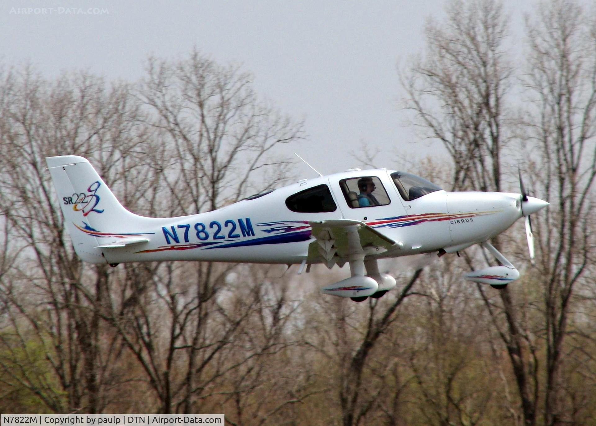 N7822M, 2005 Cirrus SR22 G2 C/N 1722, At Downtown Shreveport.