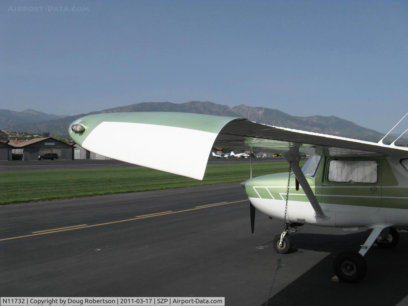 N11732, 1974 Cessna 150L C/N 15075598, 1974 Cessna 150L, Continental O-200 100 Hp, booster tip closeup