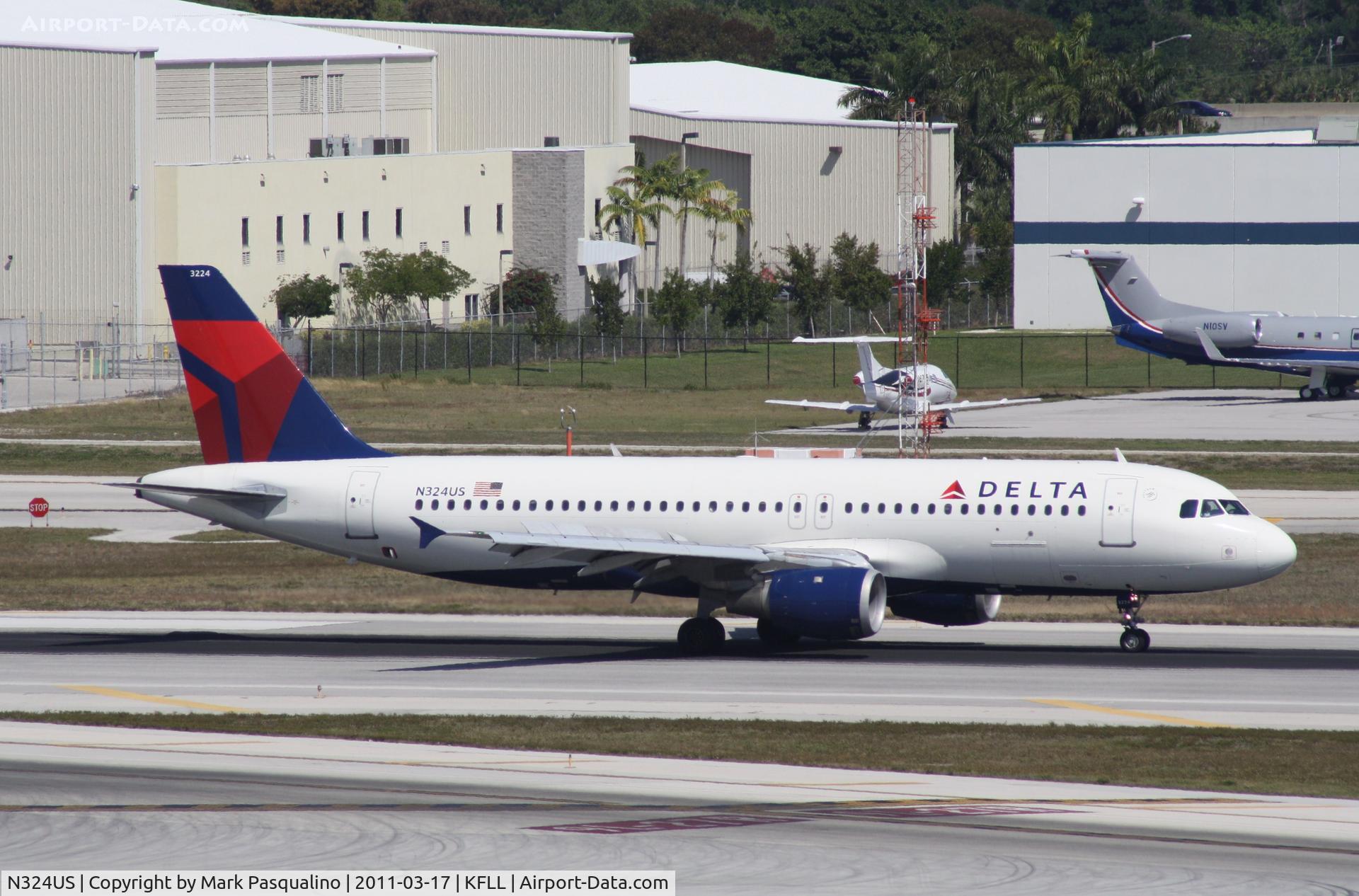 N324US, 1992 Airbus A320-211 C/N 273, Airbus A320