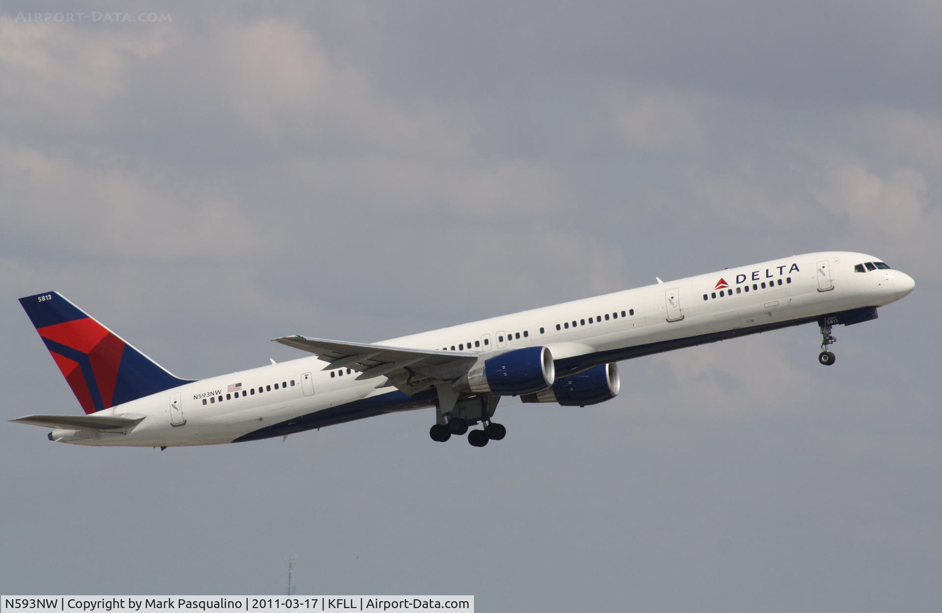 N593NW, 2003 Boeing 757-351 C/N 32993, Boeing 757-300
