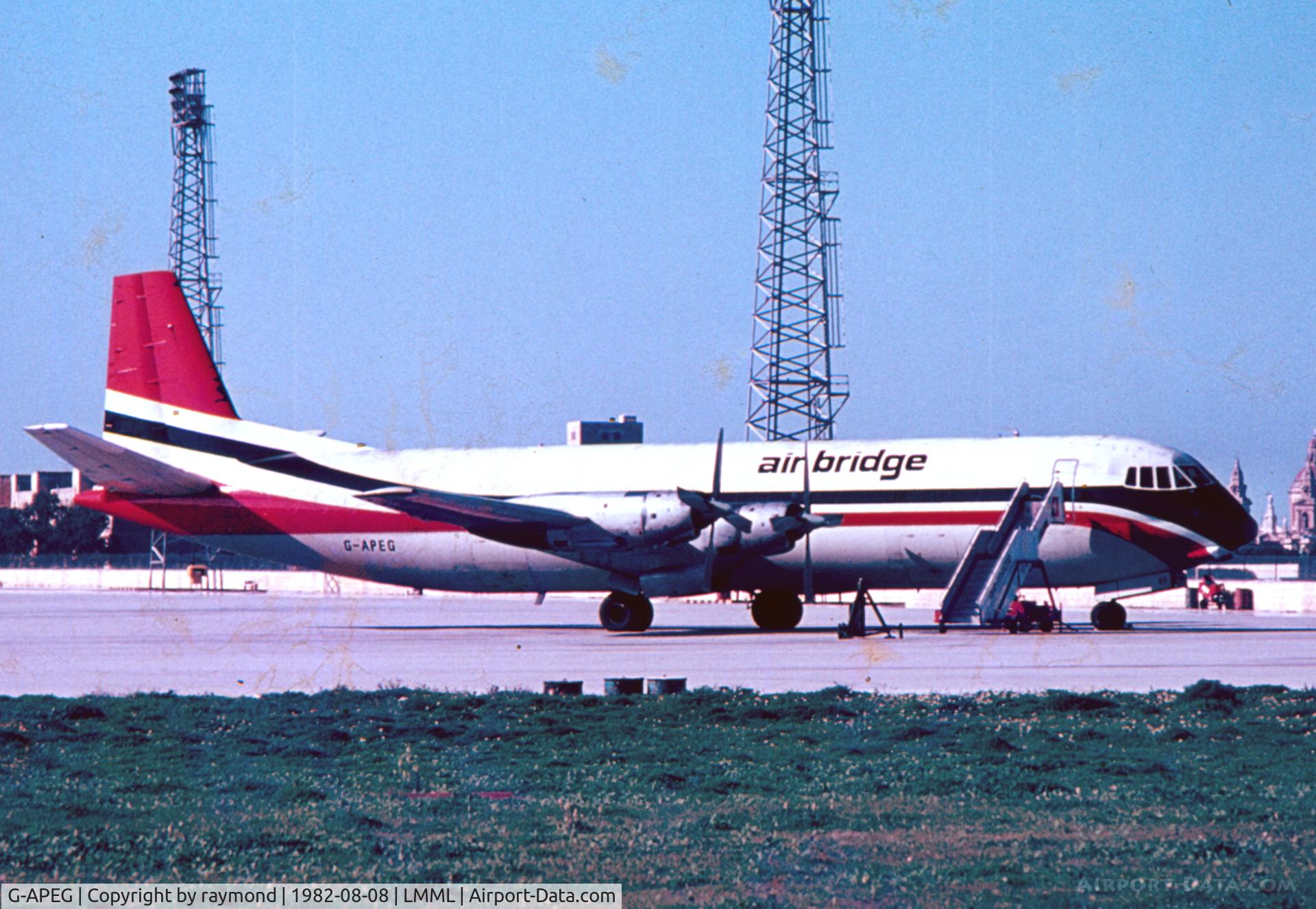G-APEG, 1961 Vickers V953C Merchantman C/N 710, V.Vanguard G-APEG Airbridge Carriers after arriving for a night-stop.
