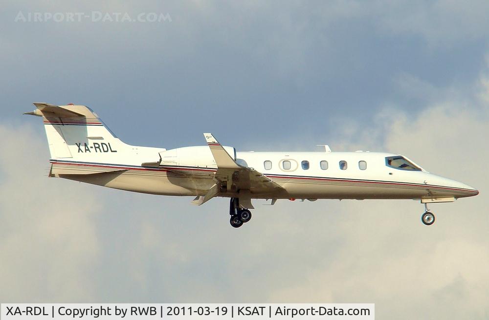 XA-RDL, 1993 Learjet Inc 31A C/N 078, Landing 12R, San Antonio