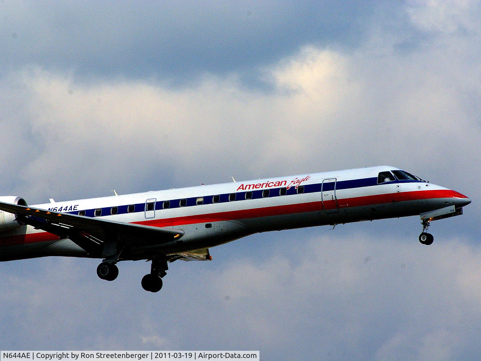 N644AE, 1999 Embraer ERJ-145LR (EMB-145LR) C/N 145204, Arriving DFW, 18R