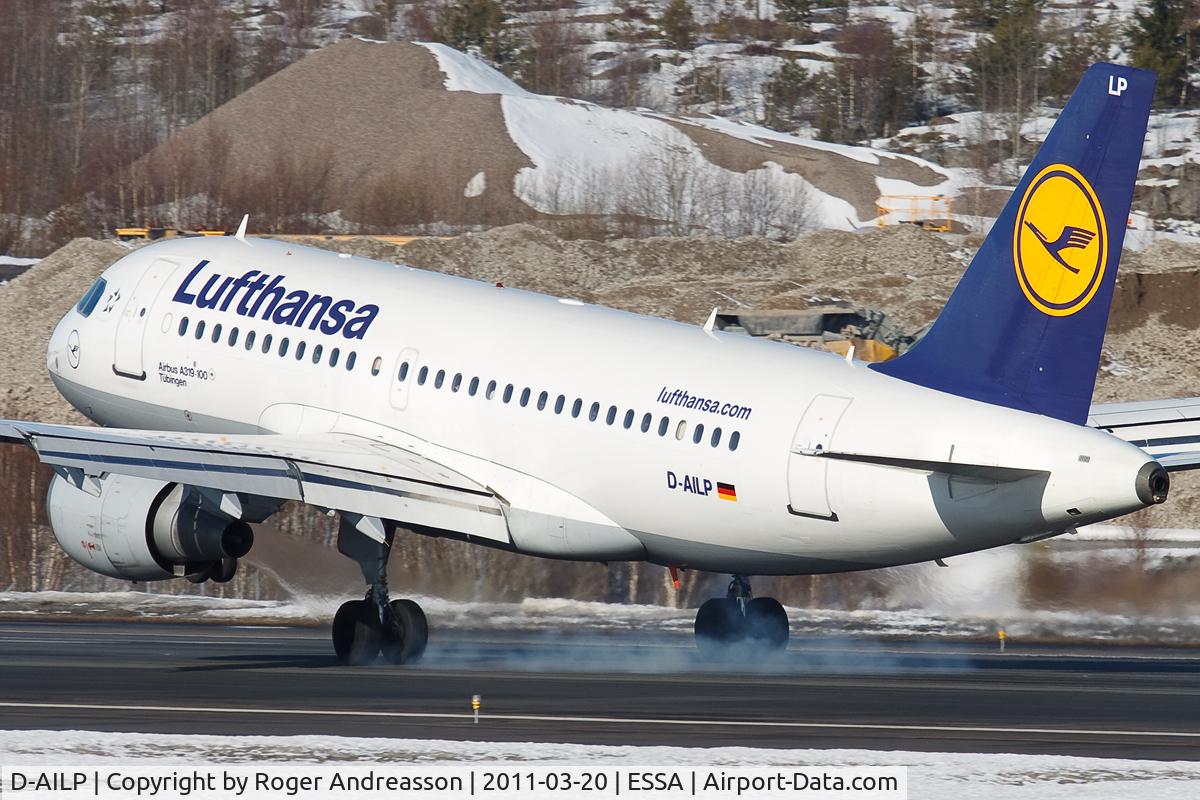 D-AILP, 1997 Airbus A319-114 C/N 717, Landing on runway 26