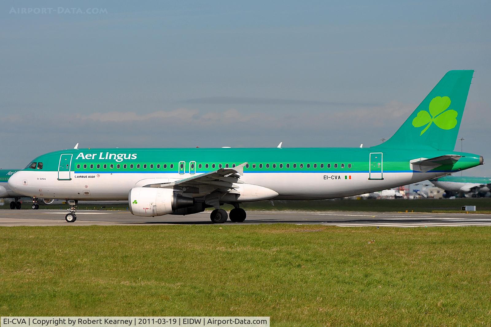 EI-CVA, 2000 Airbus A320-214 C/N 1242, Lining up r/w 28