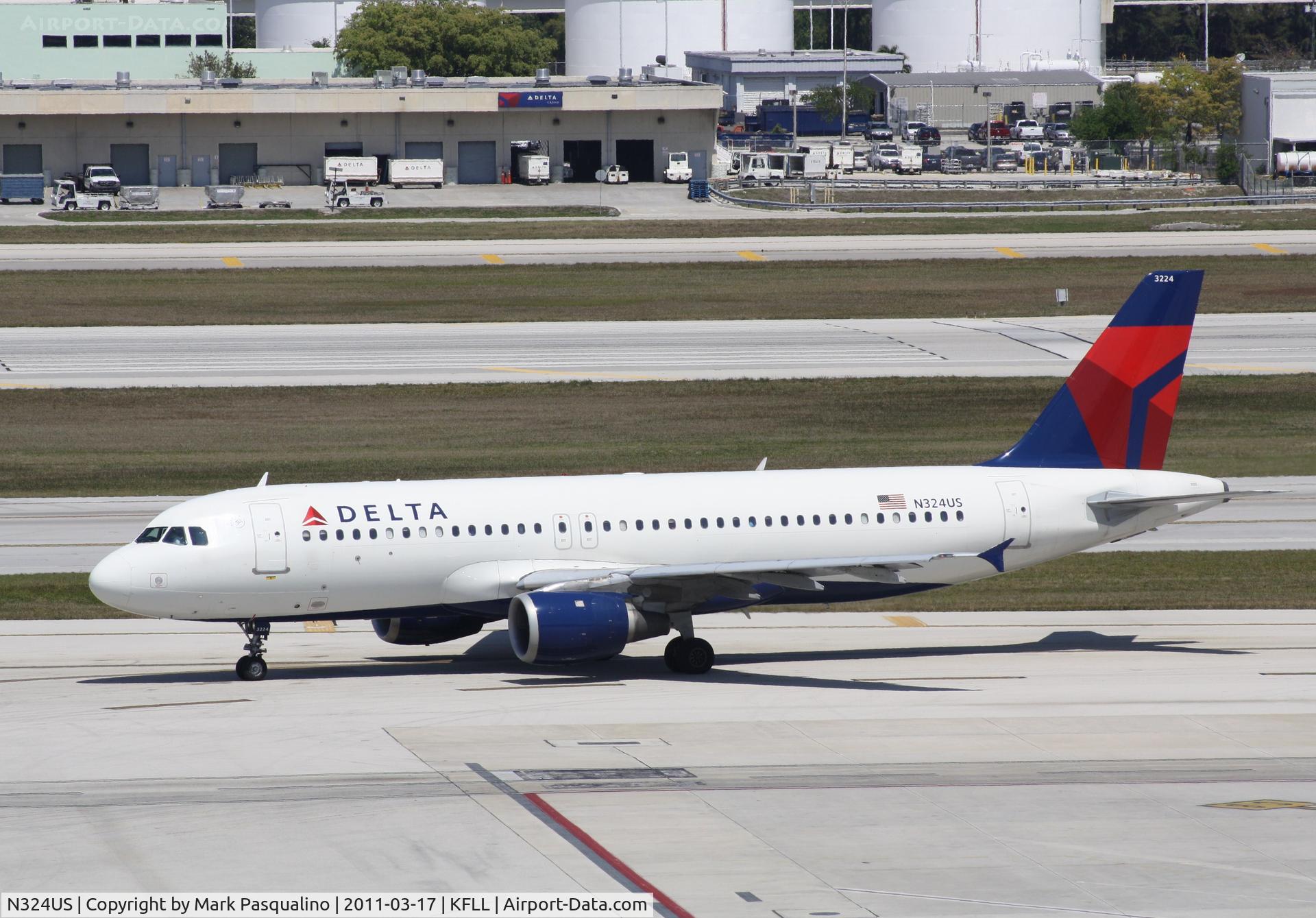 N324US, 1992 Airbus A320-211 C/N 273, Airbus A320