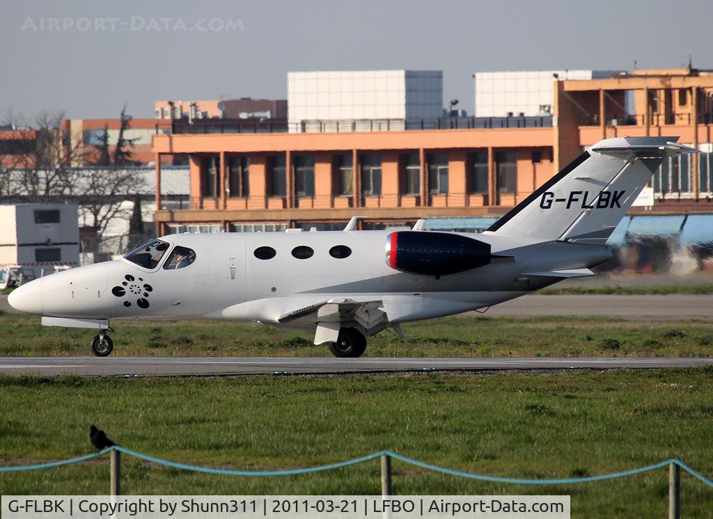 G-FLBK, 2008 Cessna 510 Citation Mustang Citation Mustang C/N 510-0068, Lining up rwy 32R for departure...