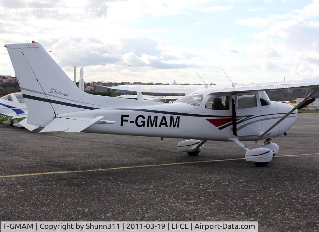 F-GMAM, 1979 Reims F172N Skyhawk C/N 1814, Parked infront of the Airclub...