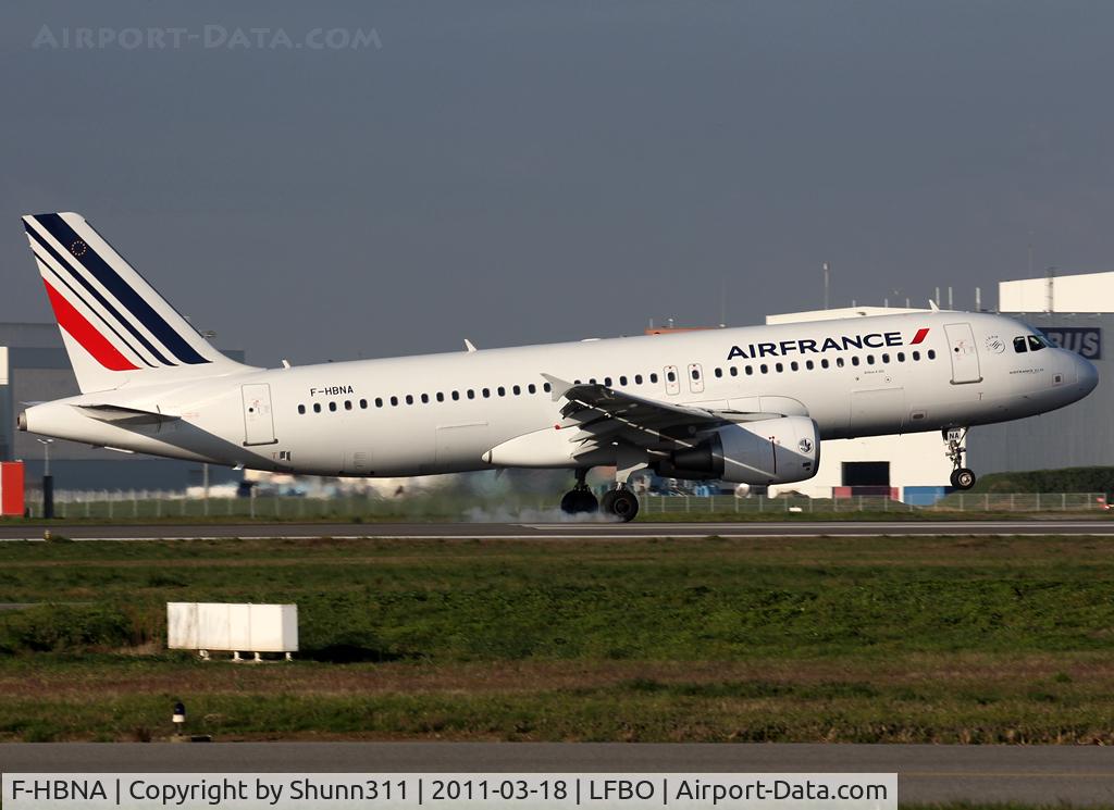 F-HBNA, 2010 Airbus A320-214 C/N 4335, Landing rwy 32R