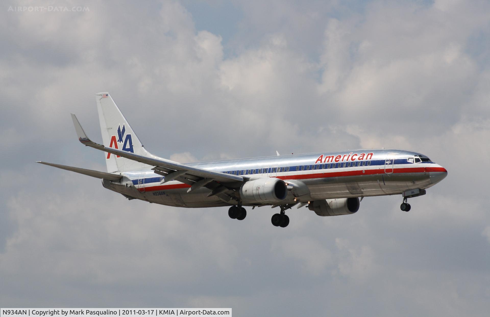 N934AN, 2000 Boeing 737-823 C/N 29531, Boeing 737-800