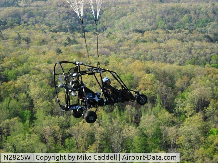 N2825W, 2004 Powrachute Corp PEGASUS C/N A-282-PEG, RKWalker Flying with a friend at Byrd's Adventure Center Ozark Arkansas