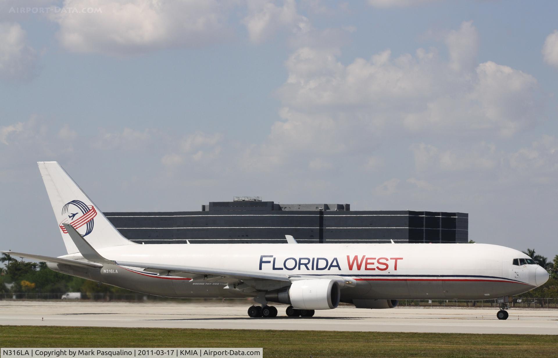 N316LA, 2001 Boeing 767-316F C/N 30842, Boeing 767-300F