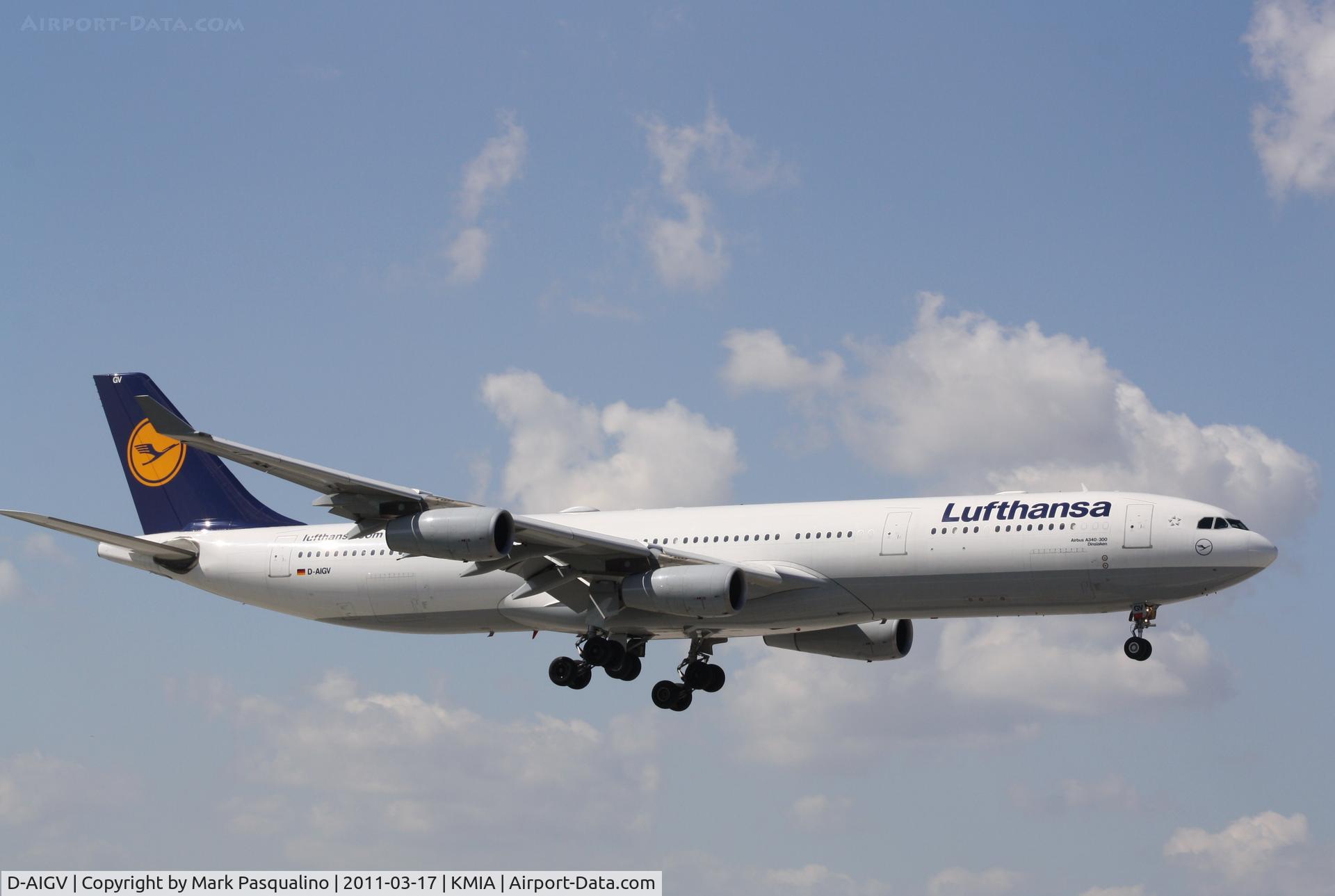 D-AIGV, 2000 Airbus A340-313X C/N 325, Airbus A340-300