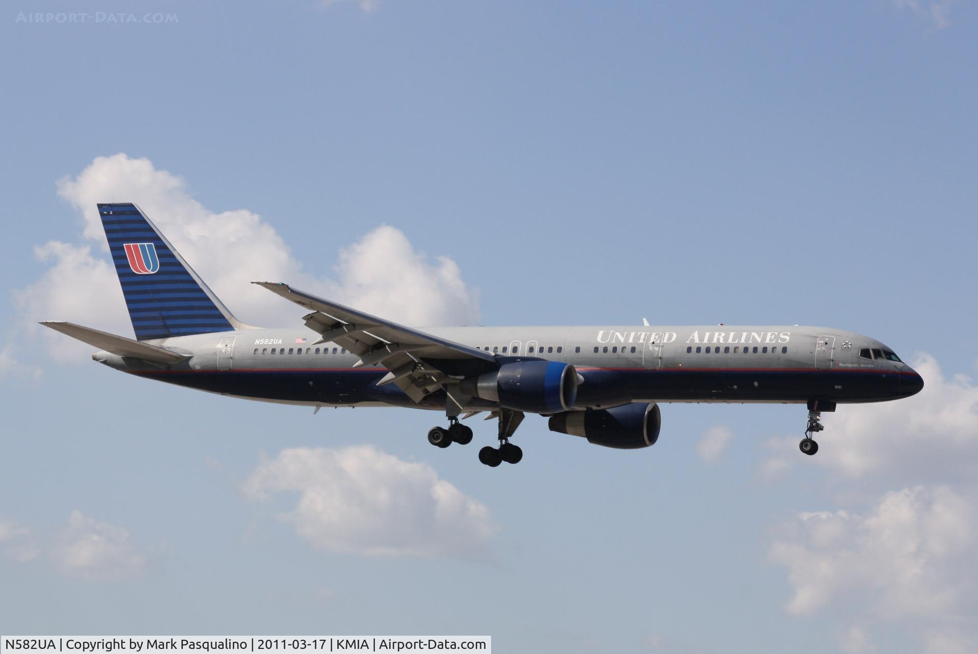 N582UA, 1993 Boeing 757-222 C/N 26702, Boeing 757-200