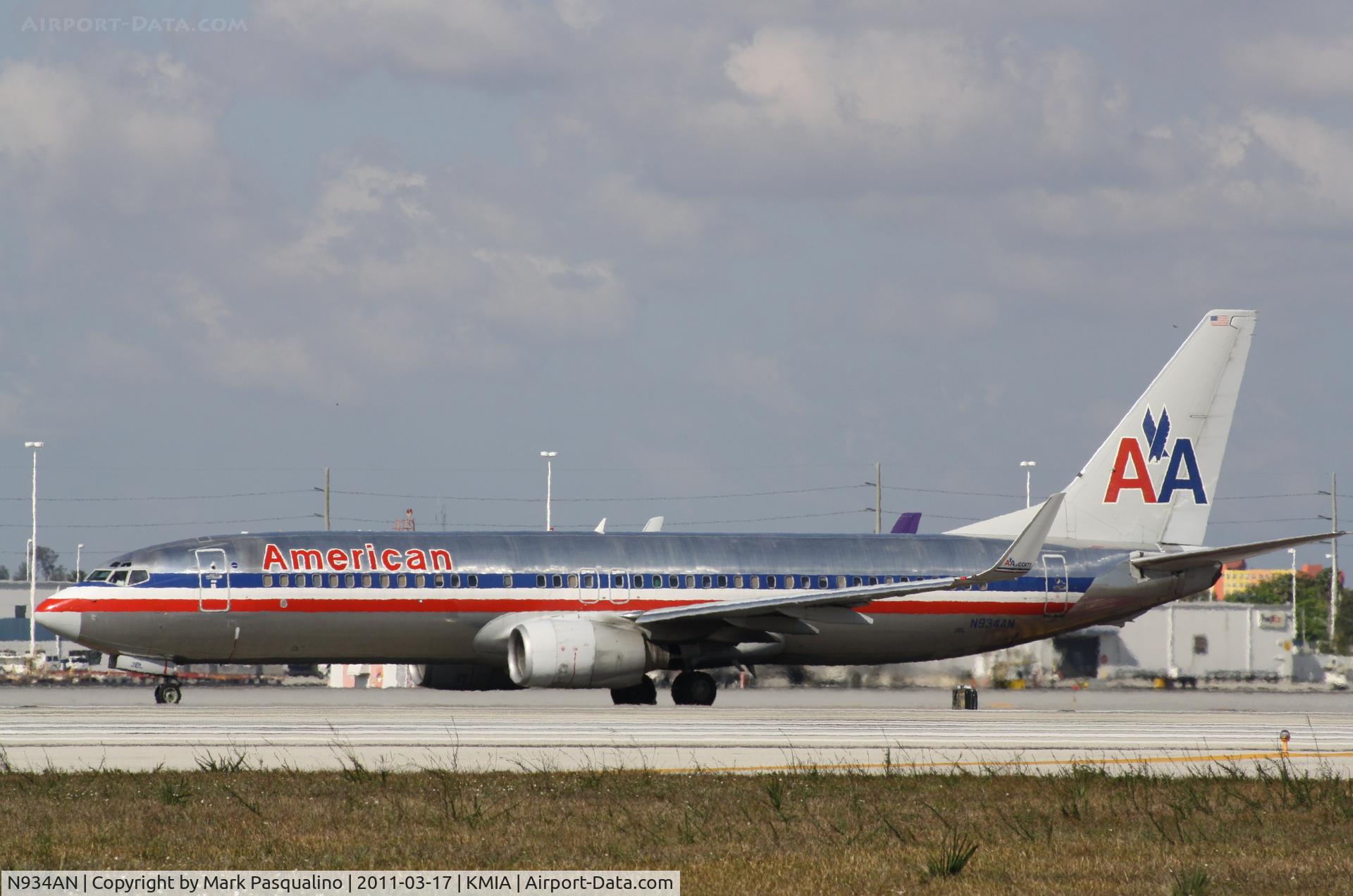 N934AN, 2000 Boeing 737-823 C/N 29531, Boeing 737-800