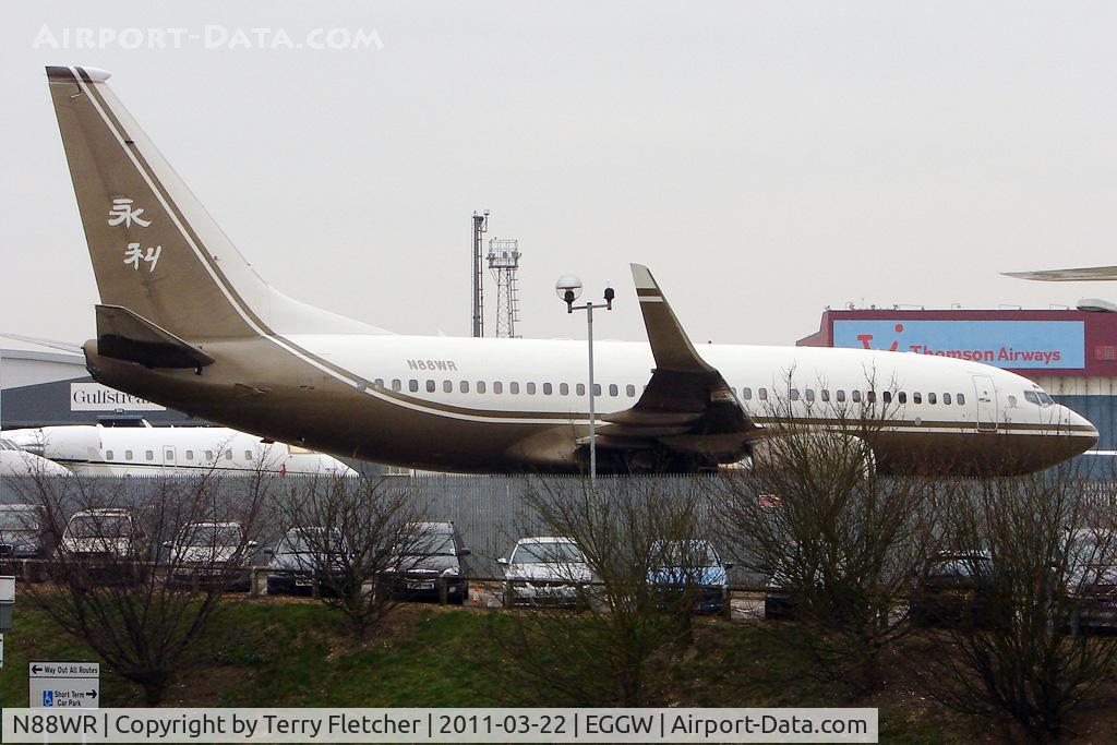 N88WR, 1999 Boeing 737-79U C/N 29441, 1999 Boeing 737-79U, c/n: 29441 at Luton