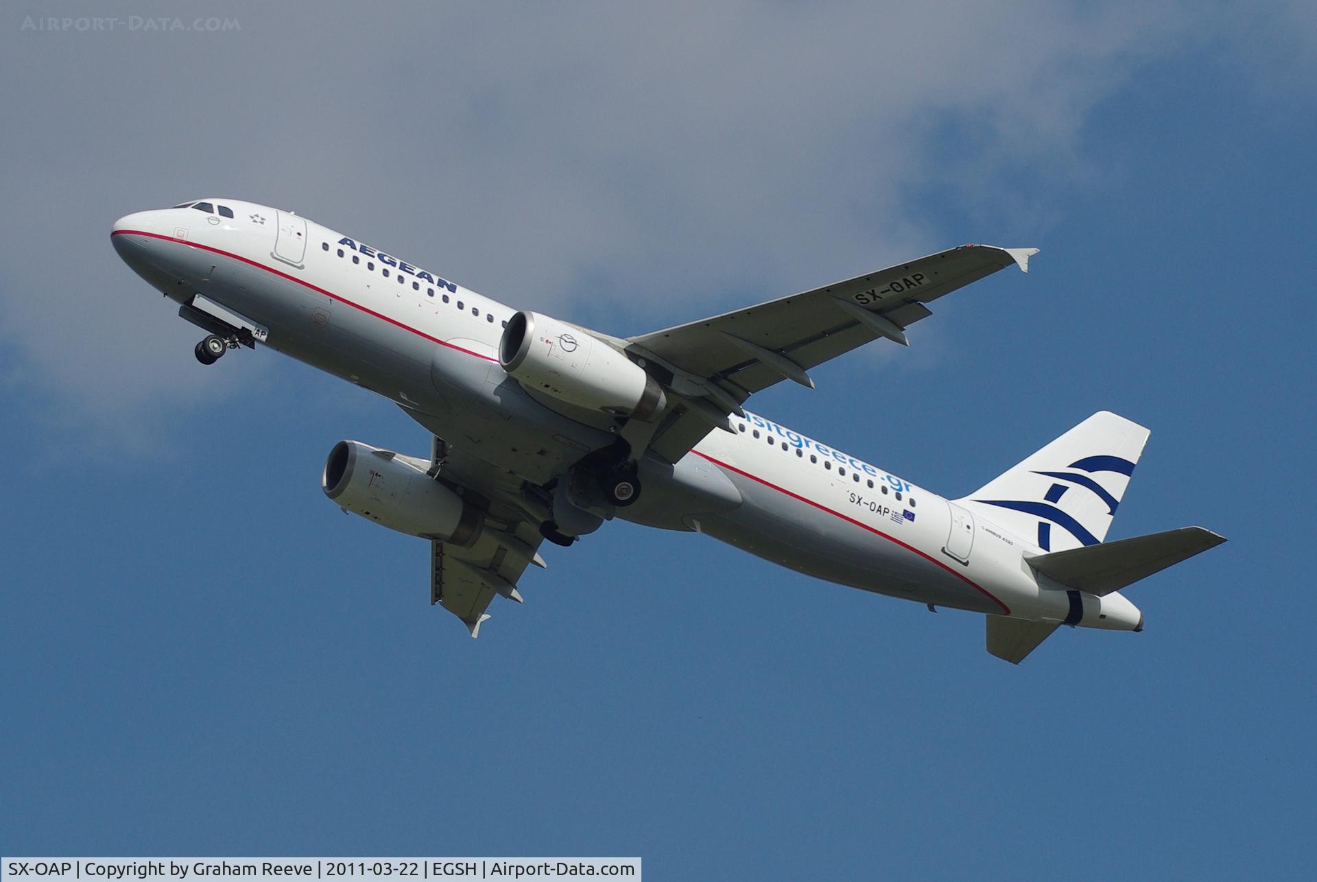 SX-OAP, 2009 Airbus A320-232 C/N 4065, Departing in a new colour scheme.