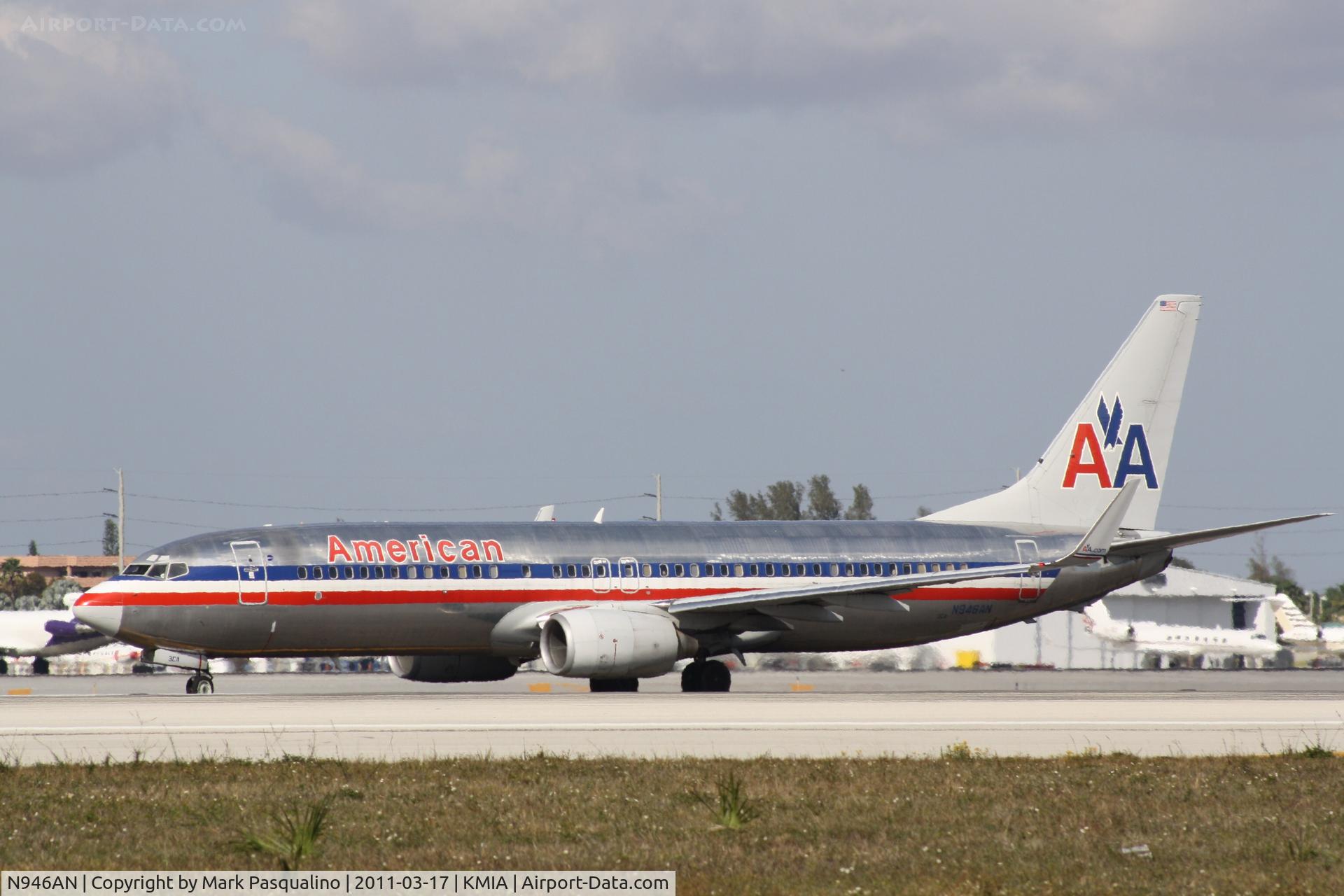 N946AN, 2000 Boeing 737-823 C/N 30600, Boeing 737-800