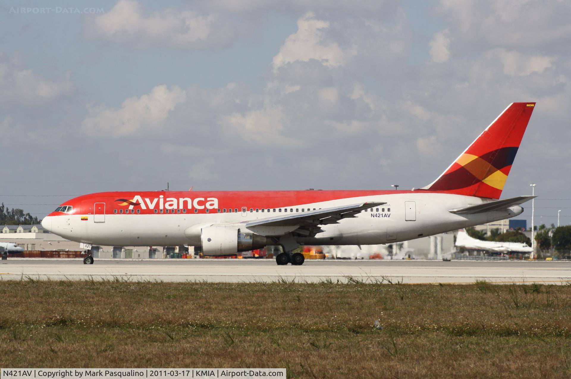 N421AV, 1999 Boeing 767-200/ER C/N 25421, Boeing 767-200ER