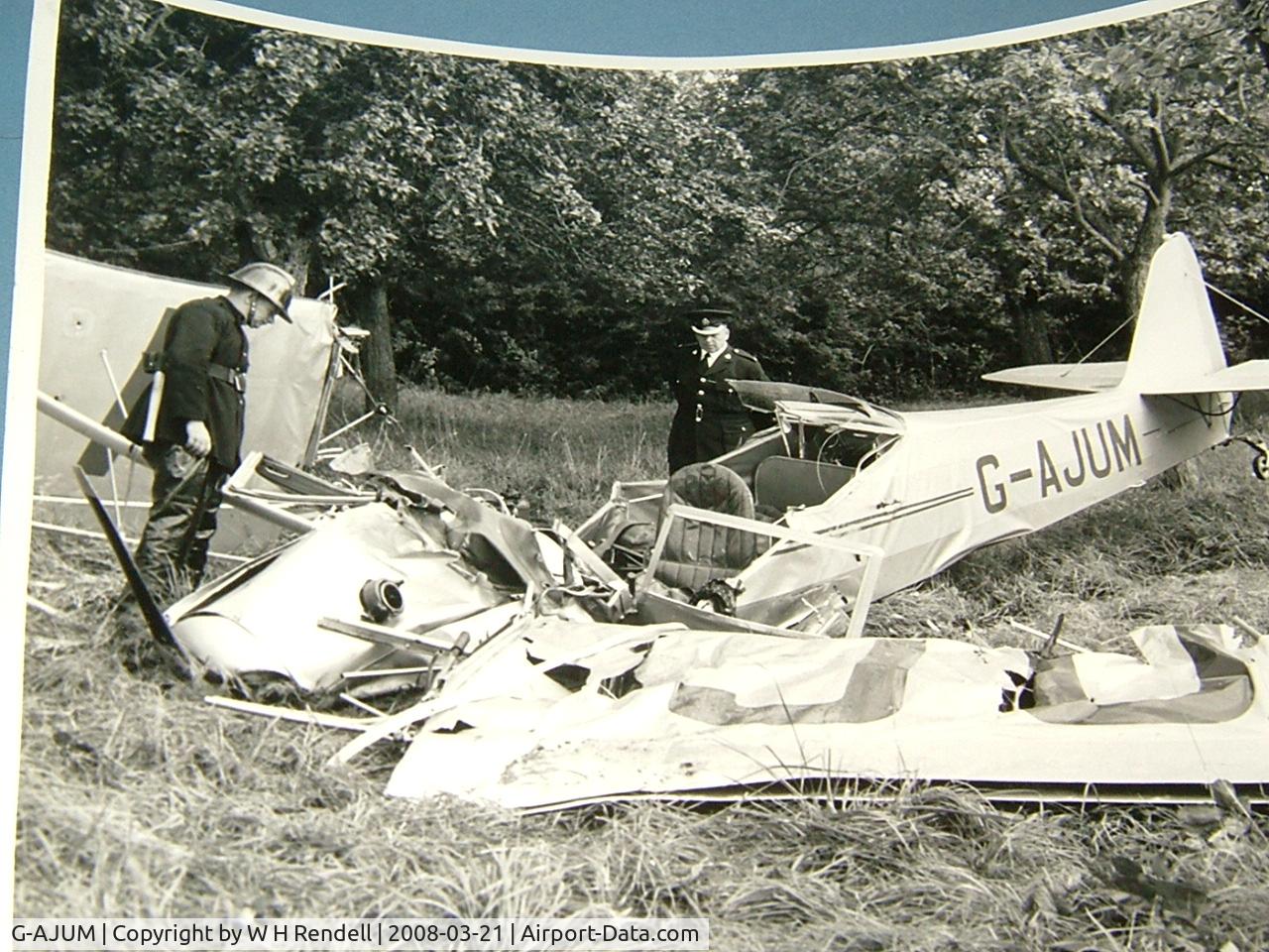 G-AJUM, 1947 Auster J-1 Autocrat C/N 2625, 1959 G-AJUM crashed in orchard near Yeovil. Both killed.