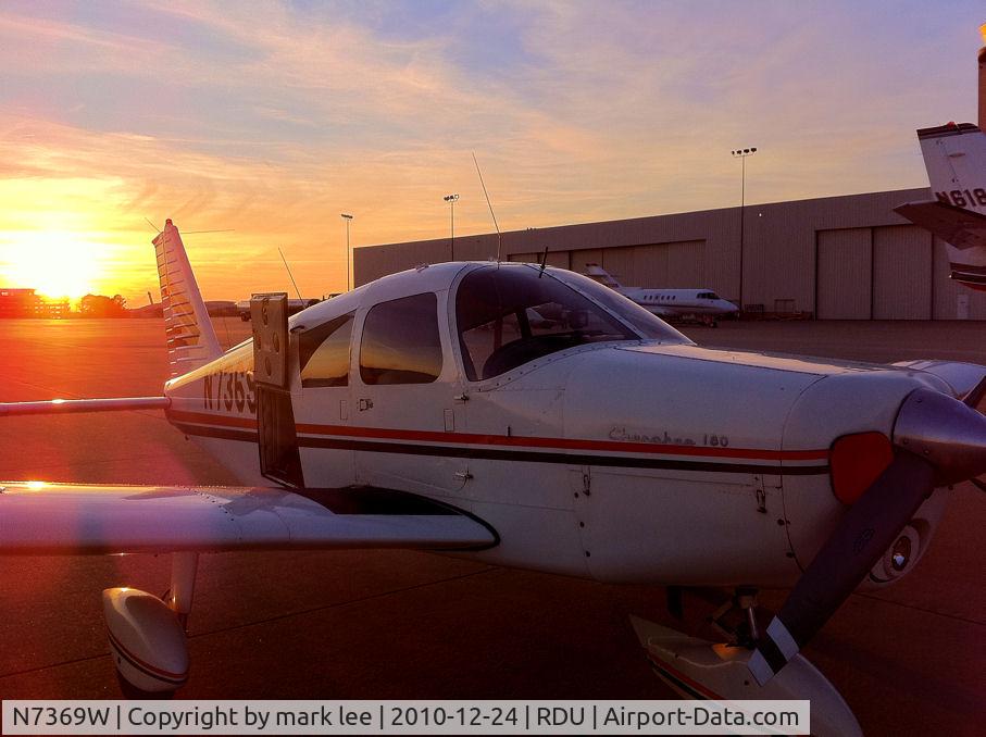 N7369W, 1963 Piper PA-28-180 C/N 28-1251, unloading, christmas eve