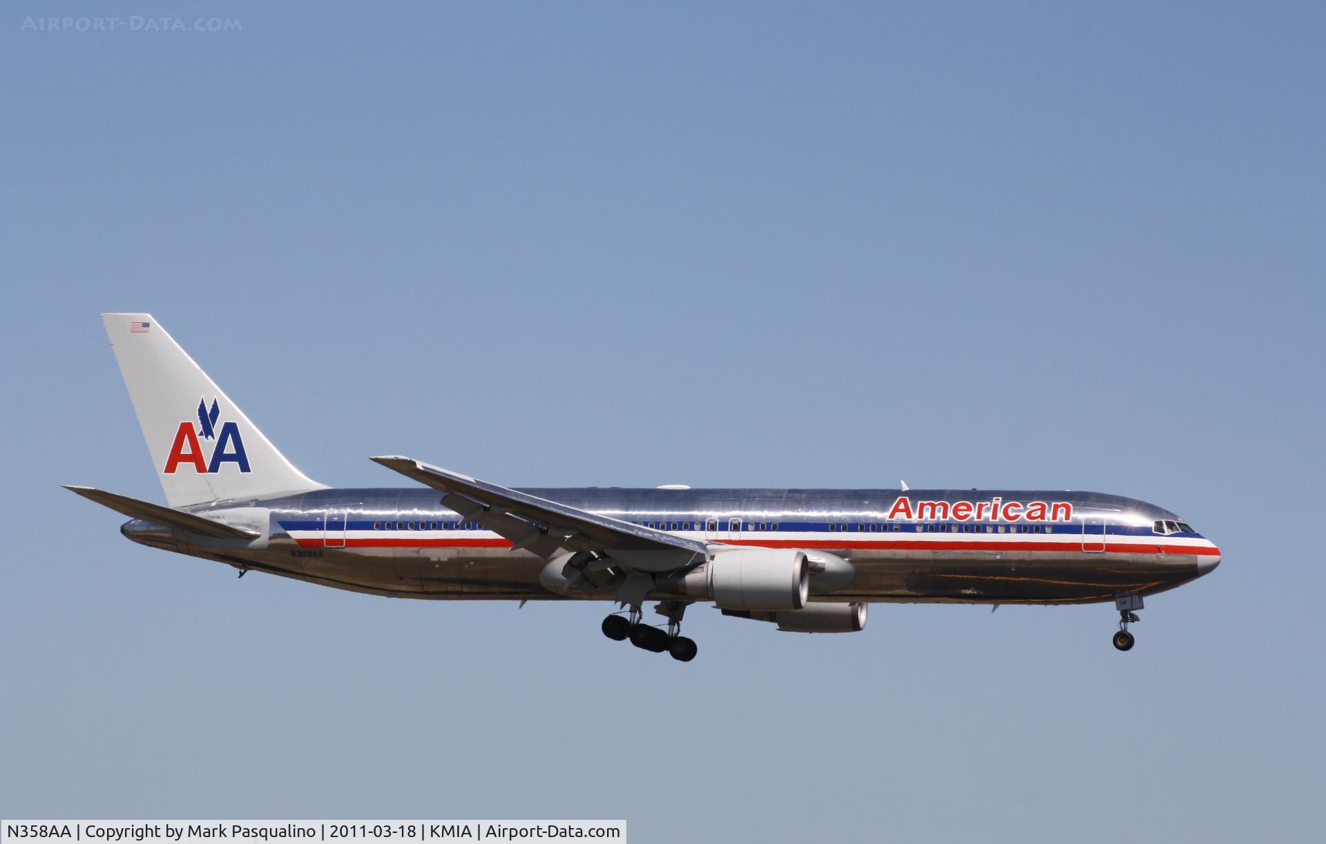 N358AA, 1988 Boeing 767-323 C/N 24039, Boeing 767-300
