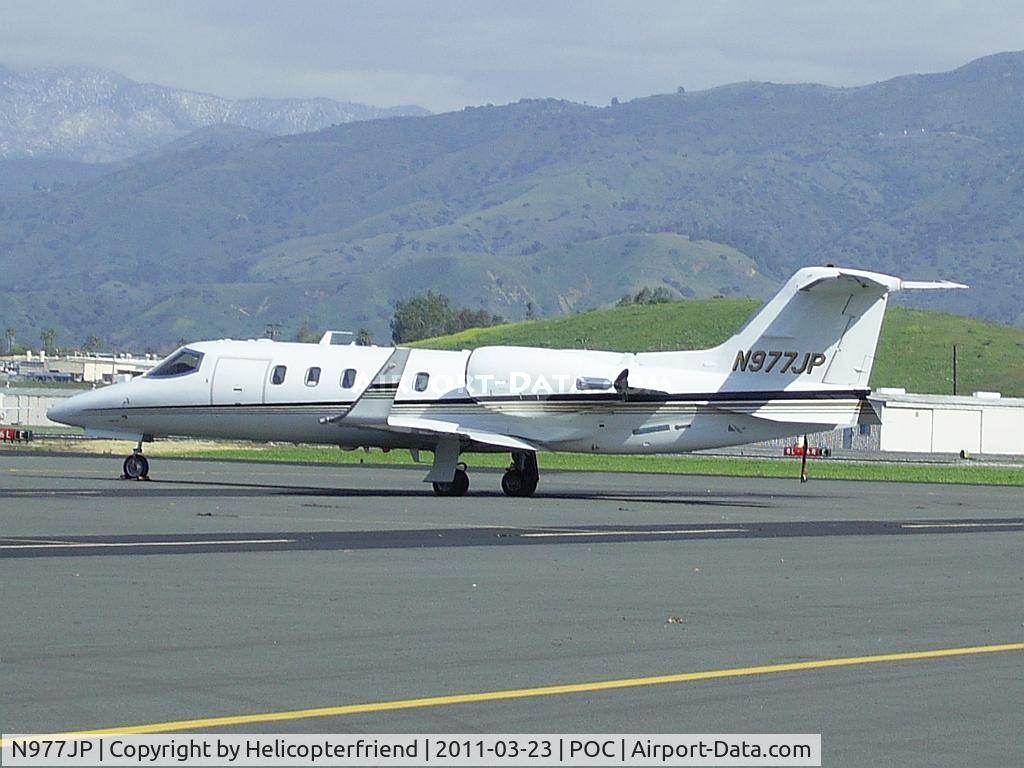 N977JP, 1997 Learjet 31A C/N 140, Parked at Brackett