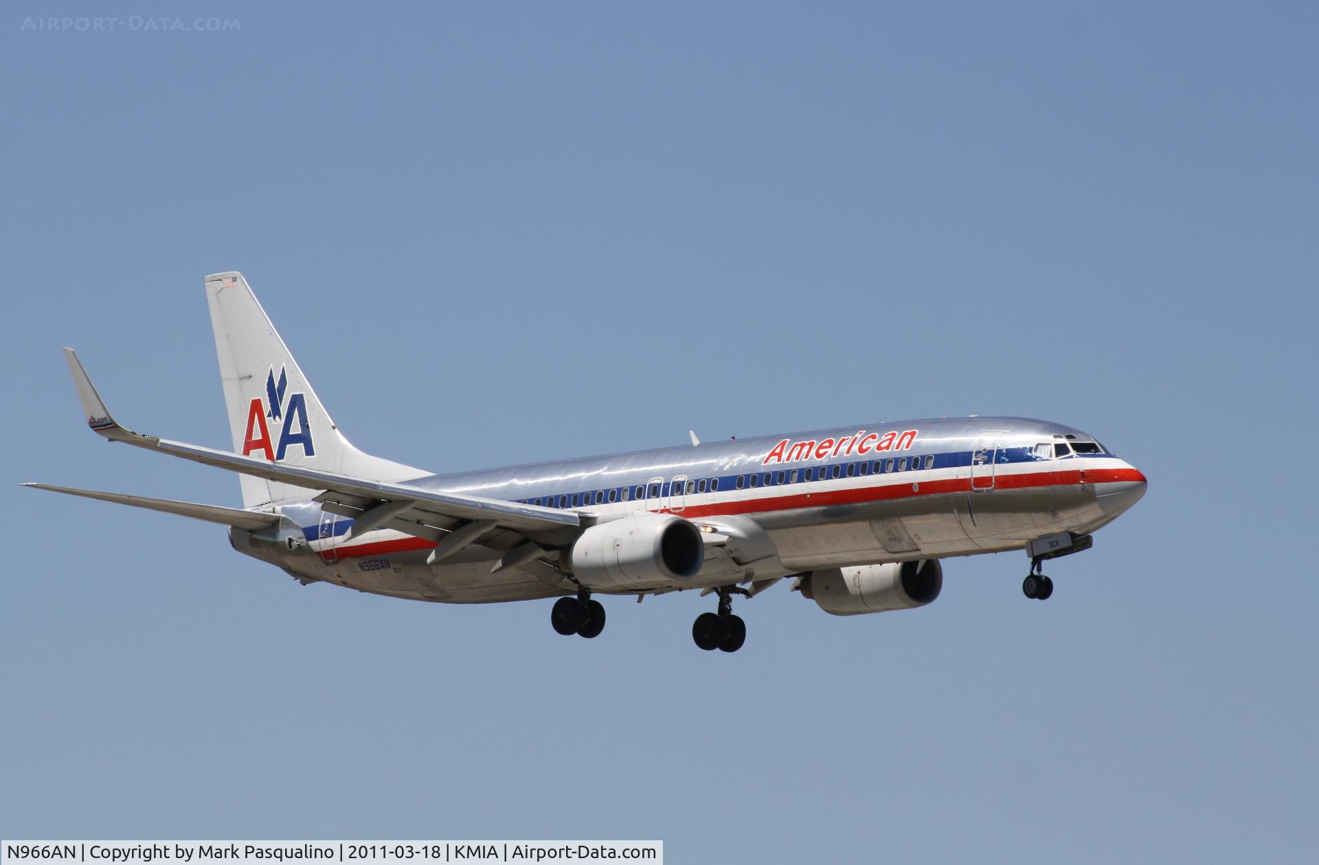 N966AN, 2001 Boeing 737-823 C/N 30094, Boeing 737-800