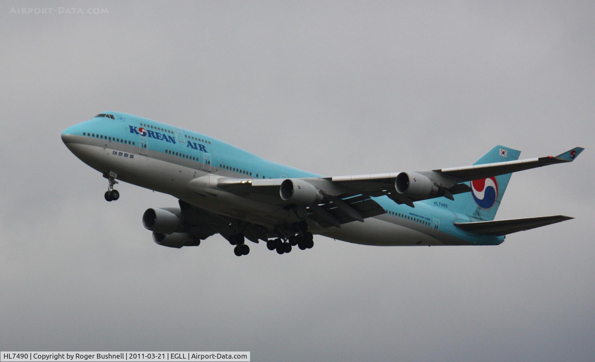 HL7490, 1994 Boeing 747-4B5 C/N 27177, Landing at Heathrow