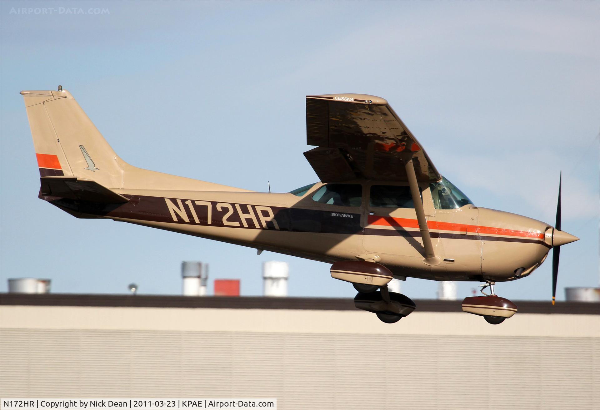 N172HR, 1977 Cessna 172N C/N 17269272, KPAE