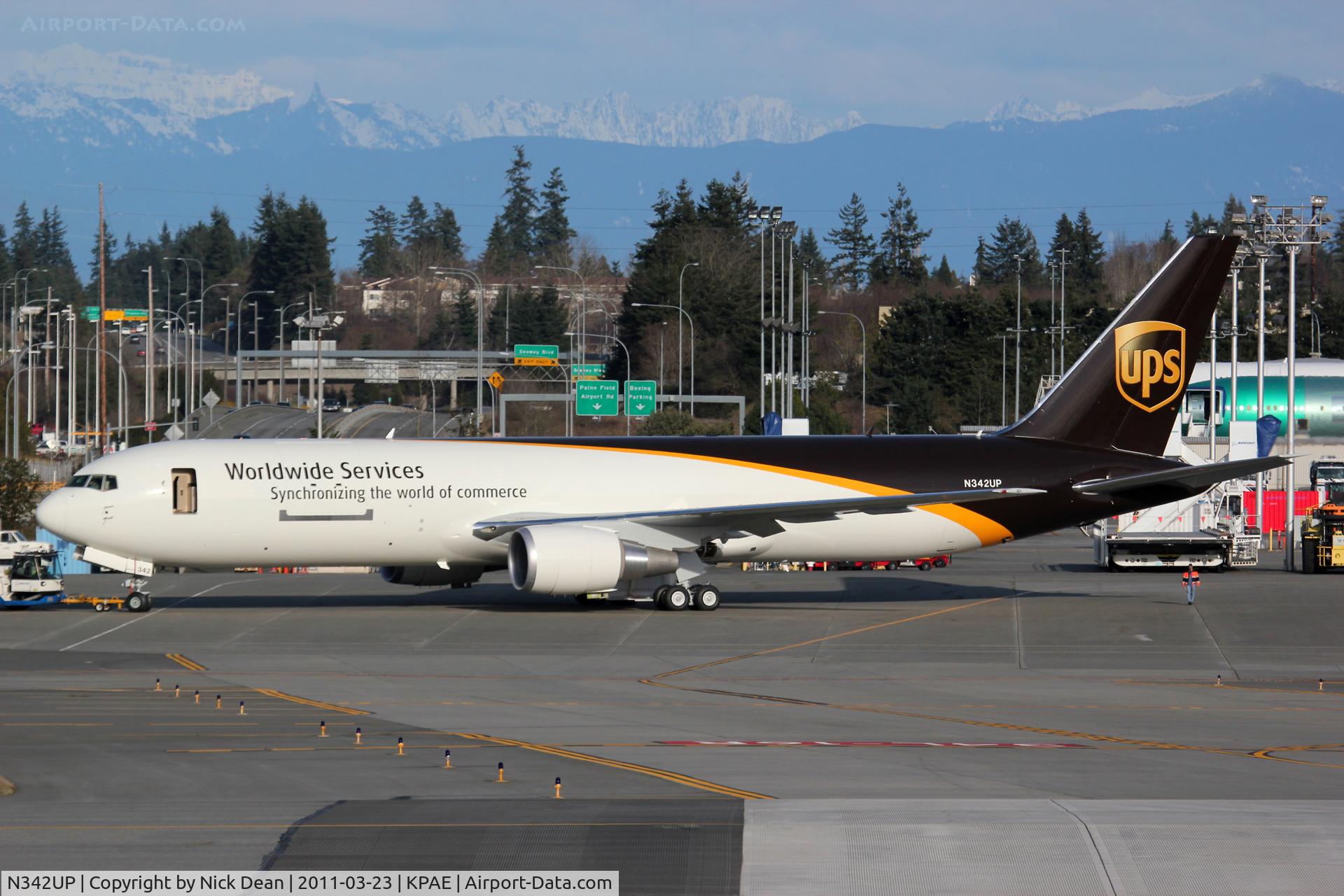 N342UP, 2011 Boeing 767-34AF C/N 37865, KPAE