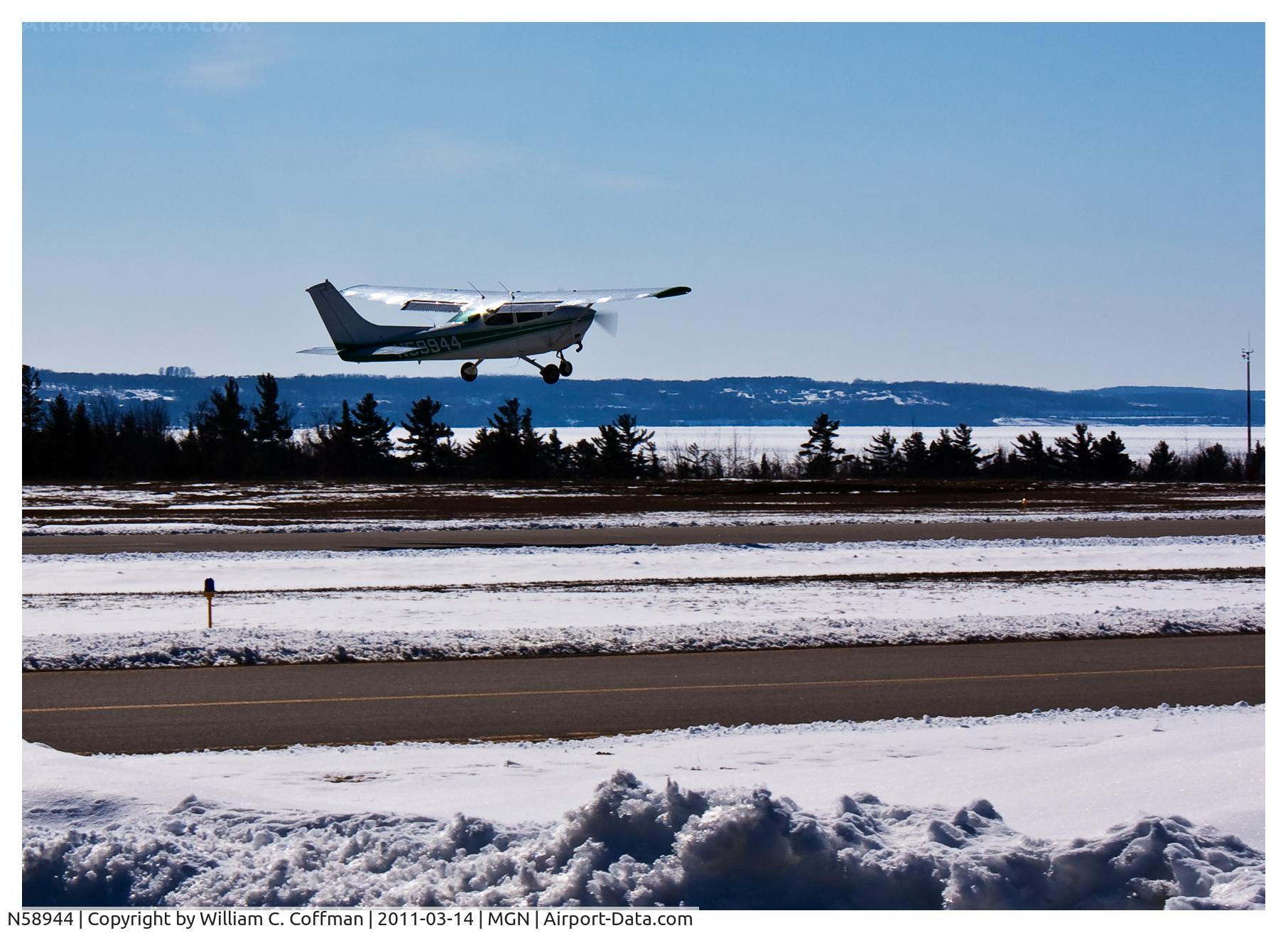 N58944, 1973 Cessna 182P Skylane C/N 18262415, Taking off from Harbor Springs Airport