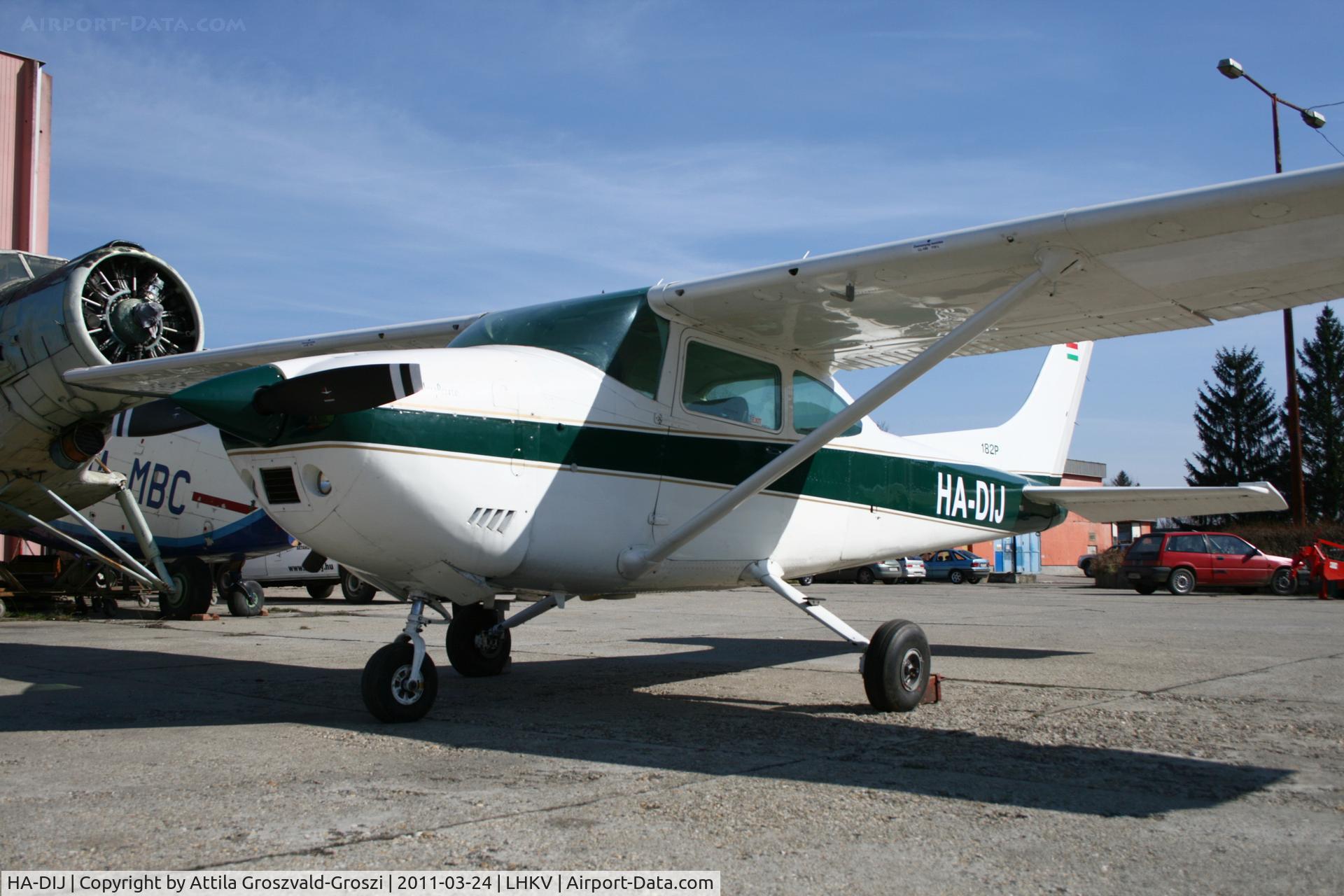 HA-DIJ, 1973 Cessna 182P Skylane C/N 182-61650, Kaposujlak Airport - Hungary