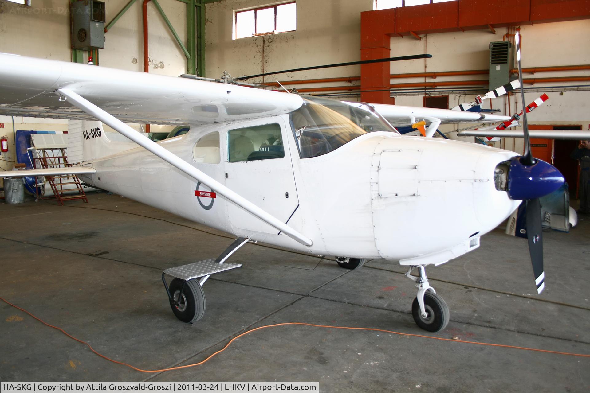 HA-SKG, 1957 Cessna 182A Skylane C/N 34371, Kaposujlak Airport, Hungary