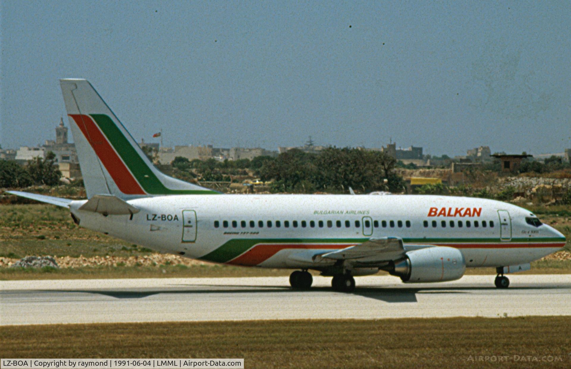 LZ-BOA, 1990 Boeing 737-53A C/N 24881, B737-300 LZ-BOA Balkan after landing Rw31