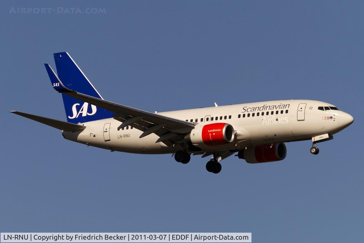 LN-RNU, 2009 Boeing 737-783 C/N 34548, on final
