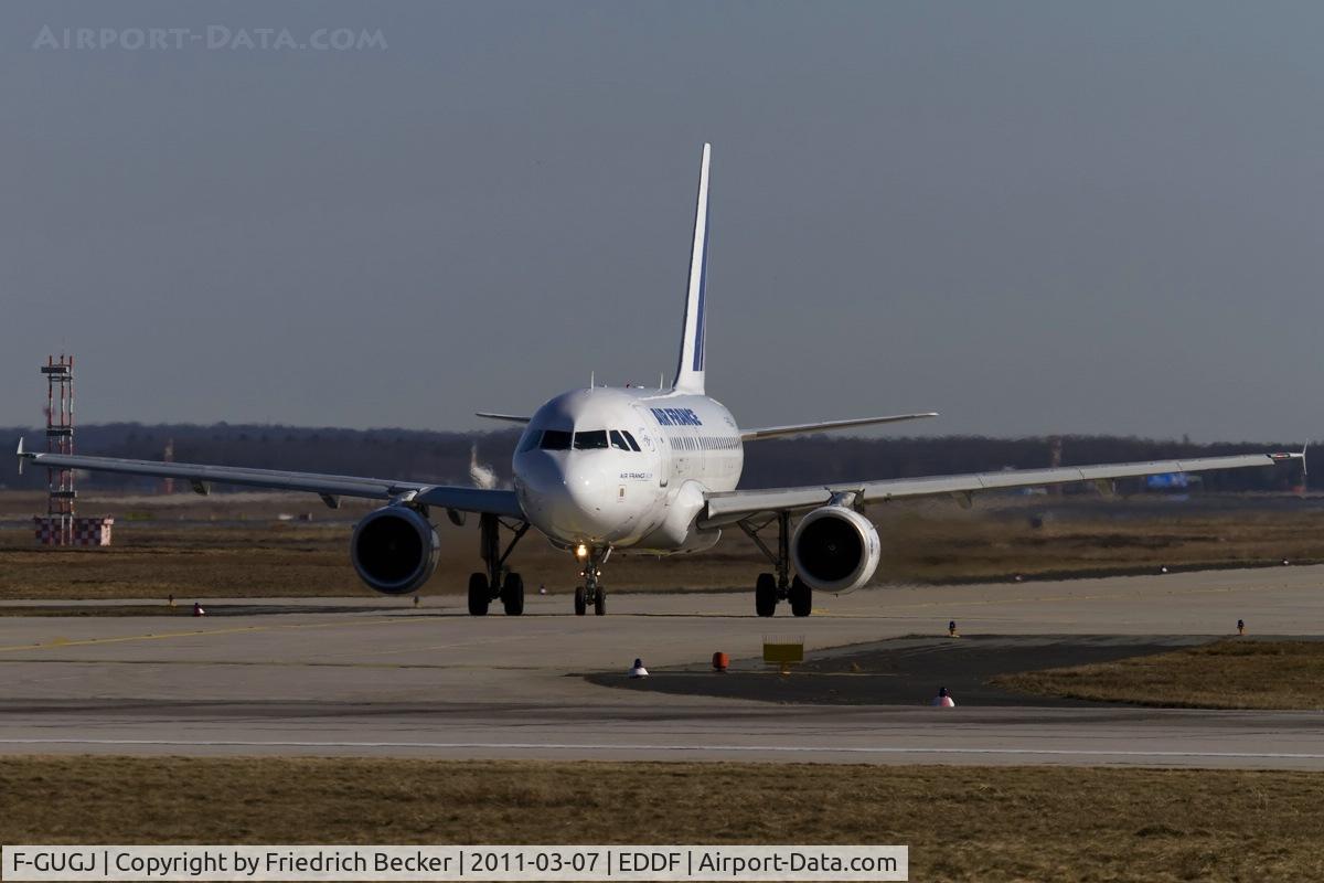 F-GUGJ, 2005 Airbus A318-111 C/N 2582, holding point RW18W
