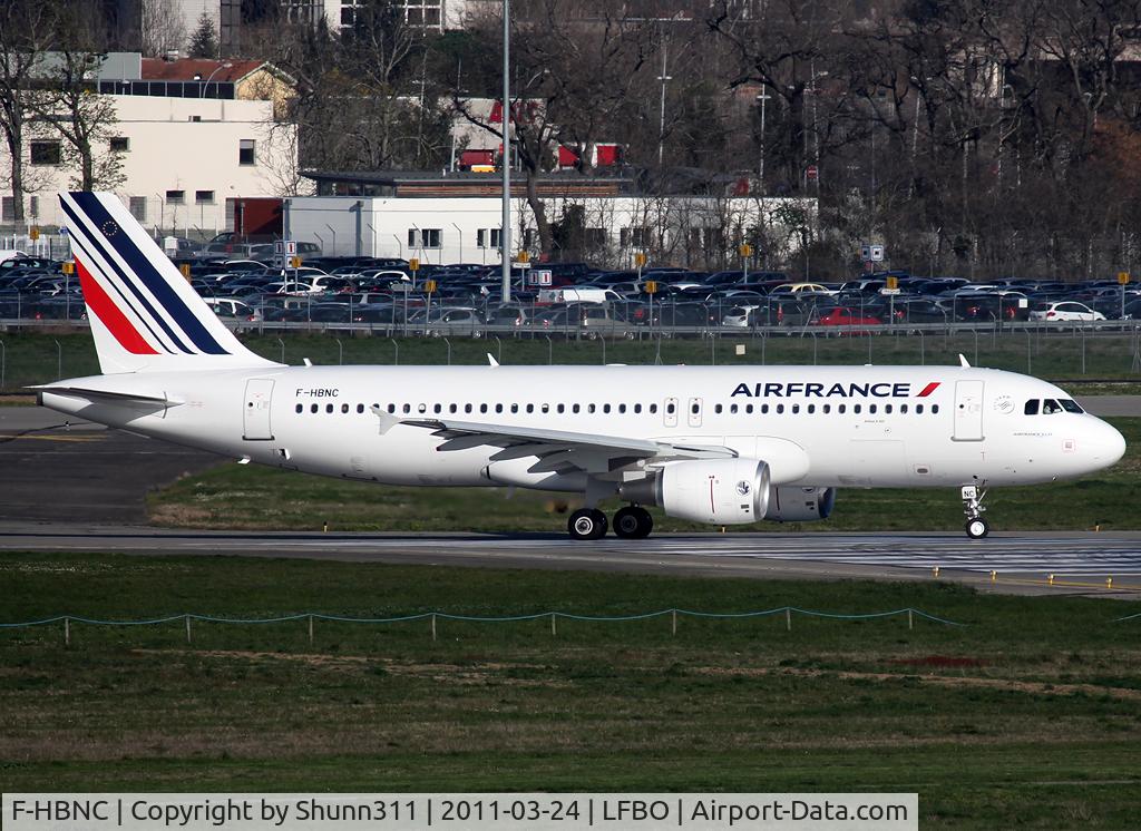 F-HBNC, 2010 Airbus A320-214 C/N 4601, Lining up rwy 14L for departure...