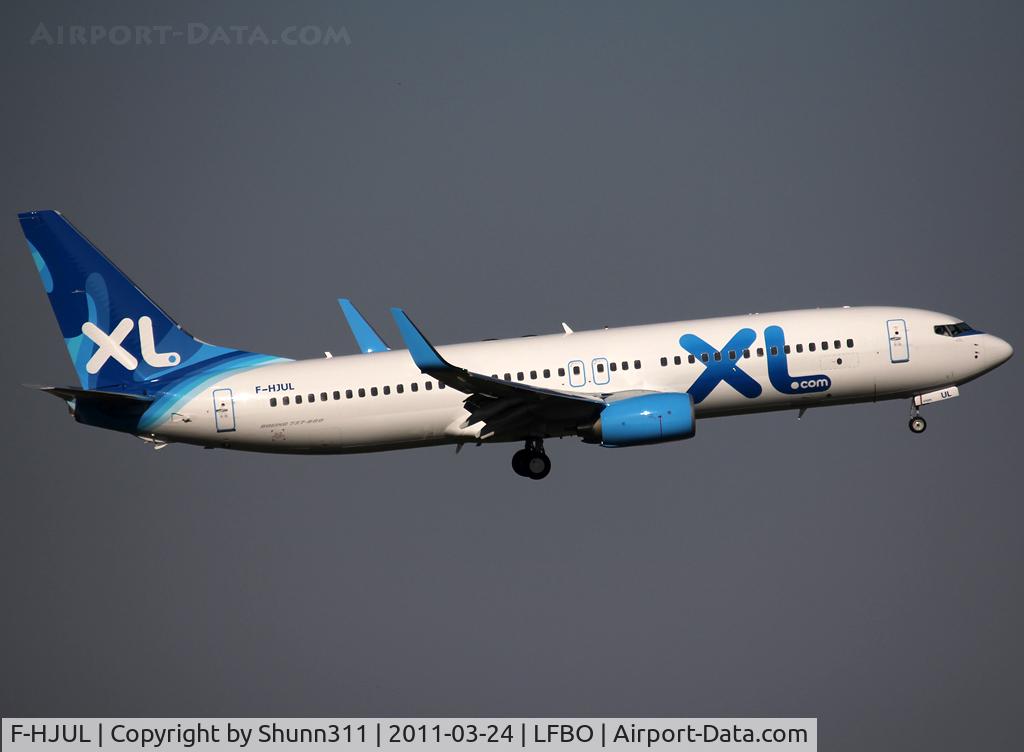 F-HJUL, 2011 Boeing 737-8Q8 C/N 38819, Landing rwy 14L