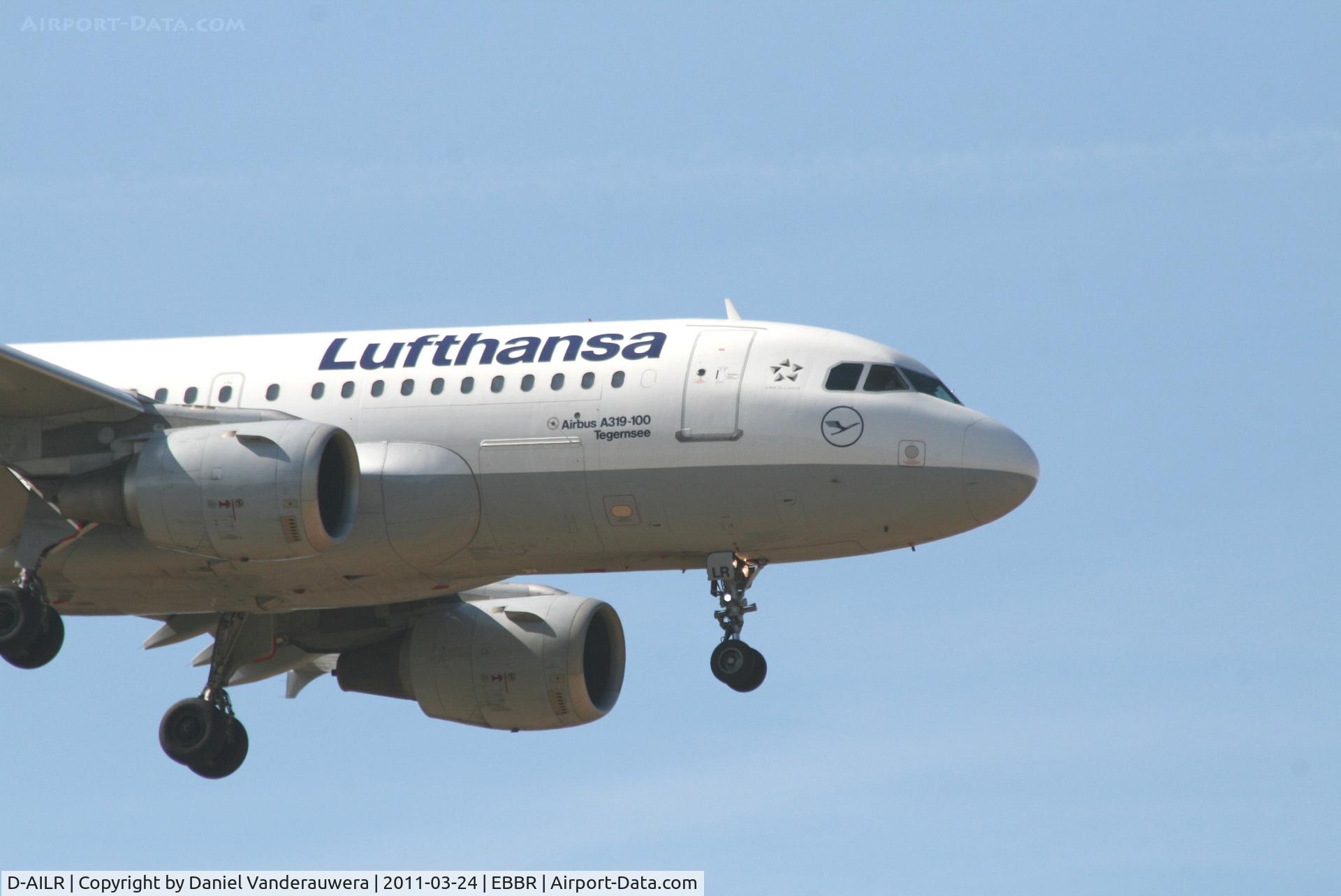 D-AILR, 1997 Airbus A319-114 C/N 723, Arrival of flight LH1010 to RWY 02