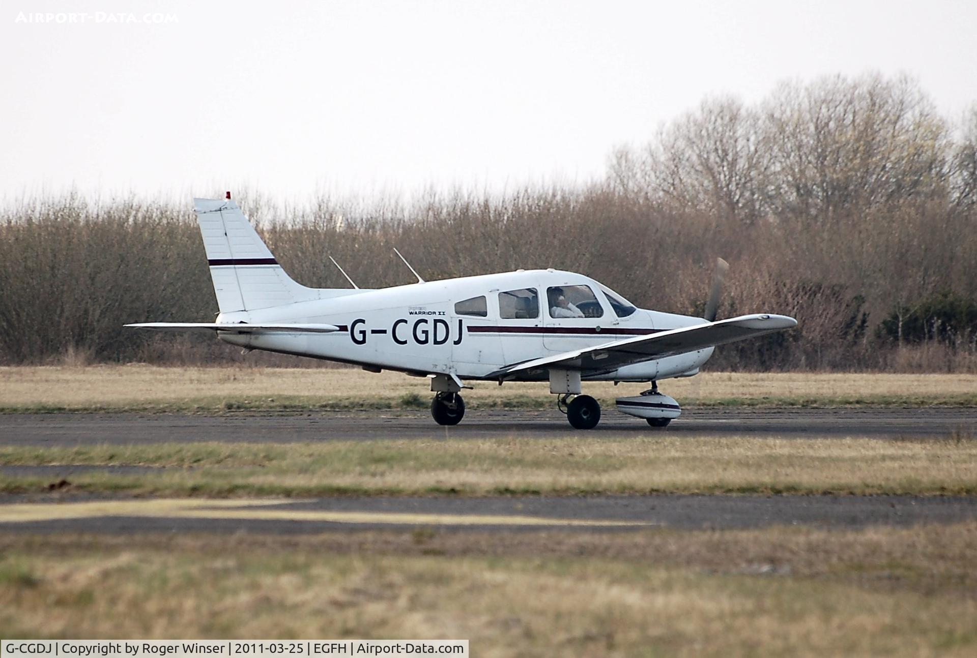G-CGDJ, 1981 Piper PA-28-161 Cherokee Warrior II C/N 28-8116256, Piper Warrior 11 taxying prior to departing Swansea Airport