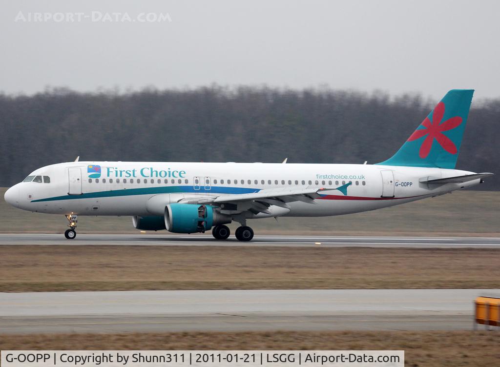 G-OOPP, 2001 Airbus A320-214 C/N 1571, Landing rwy 23