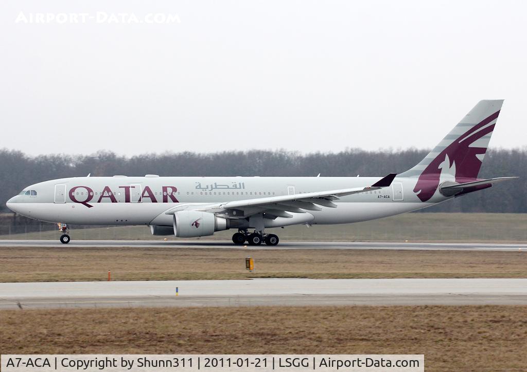 A7-ACA, 2002 Airbus A330-203 C/N 473, Taking off rwy 23