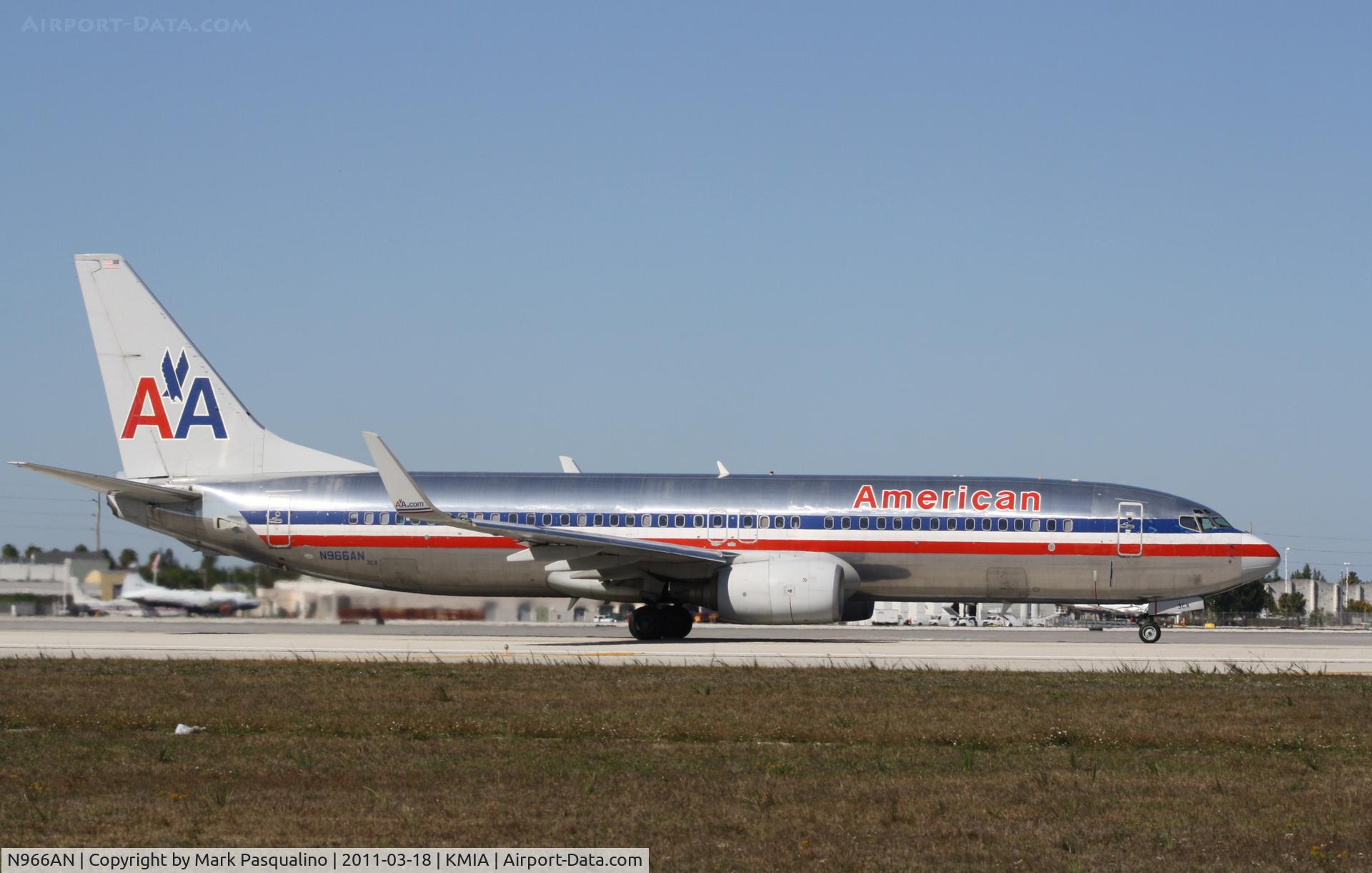 N966AN, 2001 Boeing 737-823 C/N 30094, Boeing 737-800