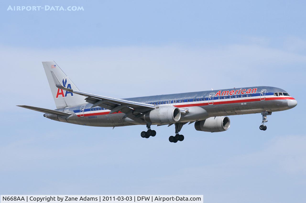 N668AA, 1992 Boeing 757-223 C/N 25333, American Airlines at DFW Airport